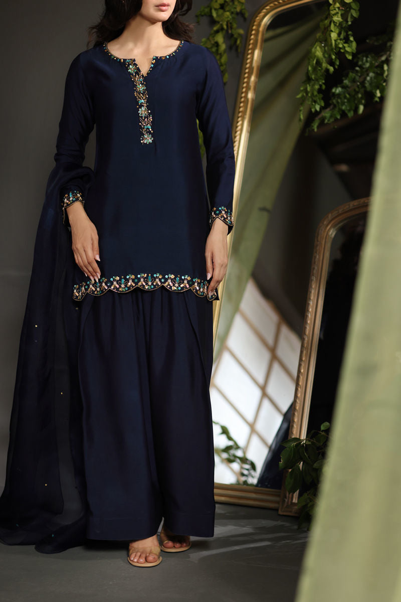 UZMA AFSHEEN - Sera