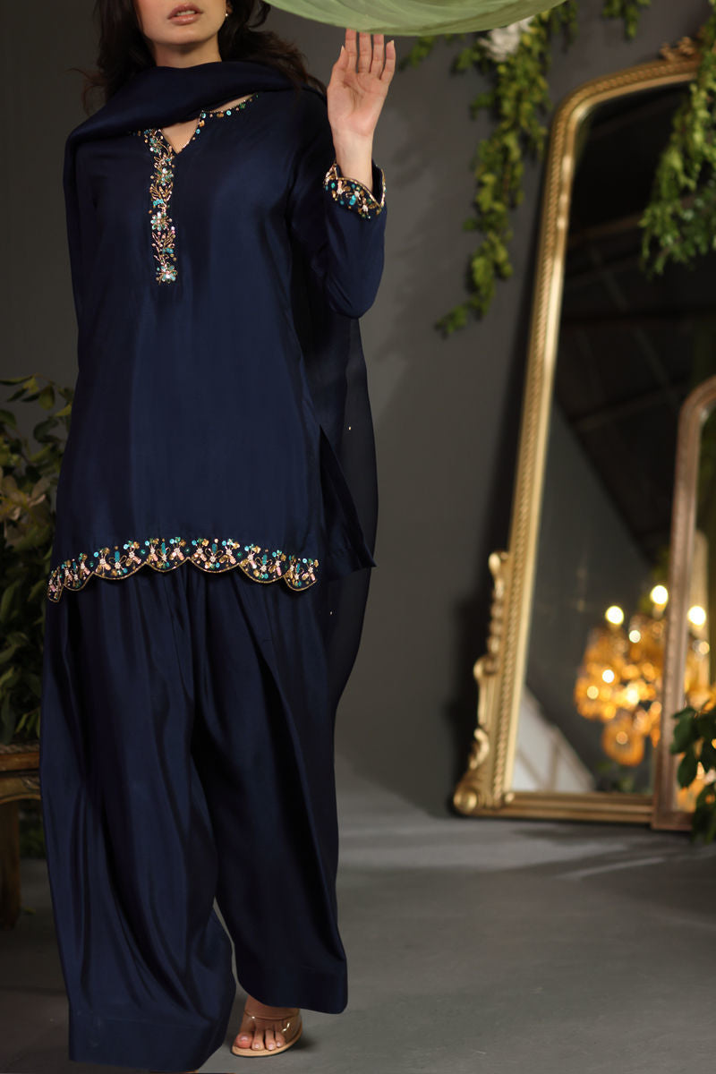 UZMA AFSHEEN - Sera