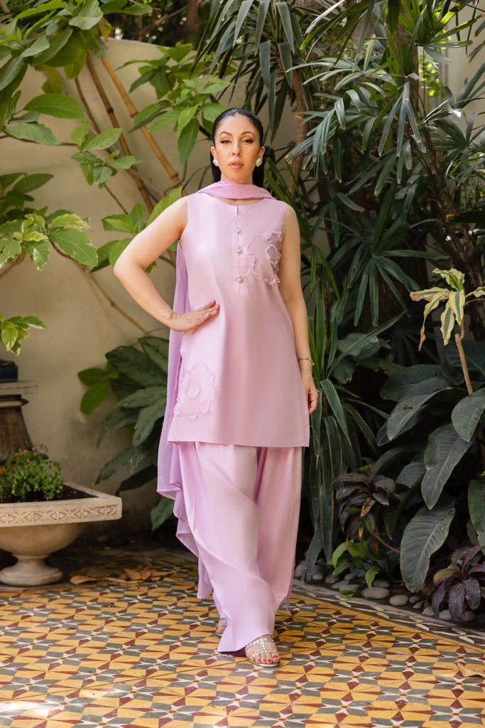 HUMAYUN ALAMGIR ( WOMENWEAR) - Lily (Farshi Shalwar)