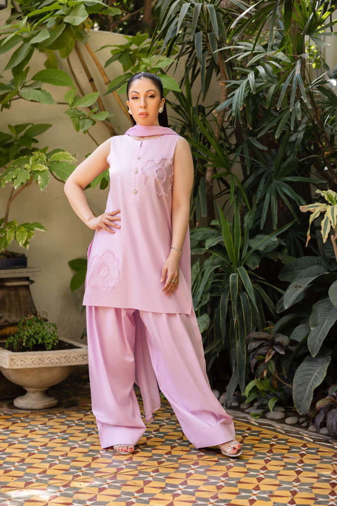 HUMAYUN ALAMGIR ( WOMENWEAR) - Lily (Farshi Shalwar)