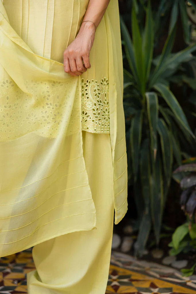HUMAYUN ALAMGIR ( WOMENWEAR) - Calla (Farshi Shalwar)