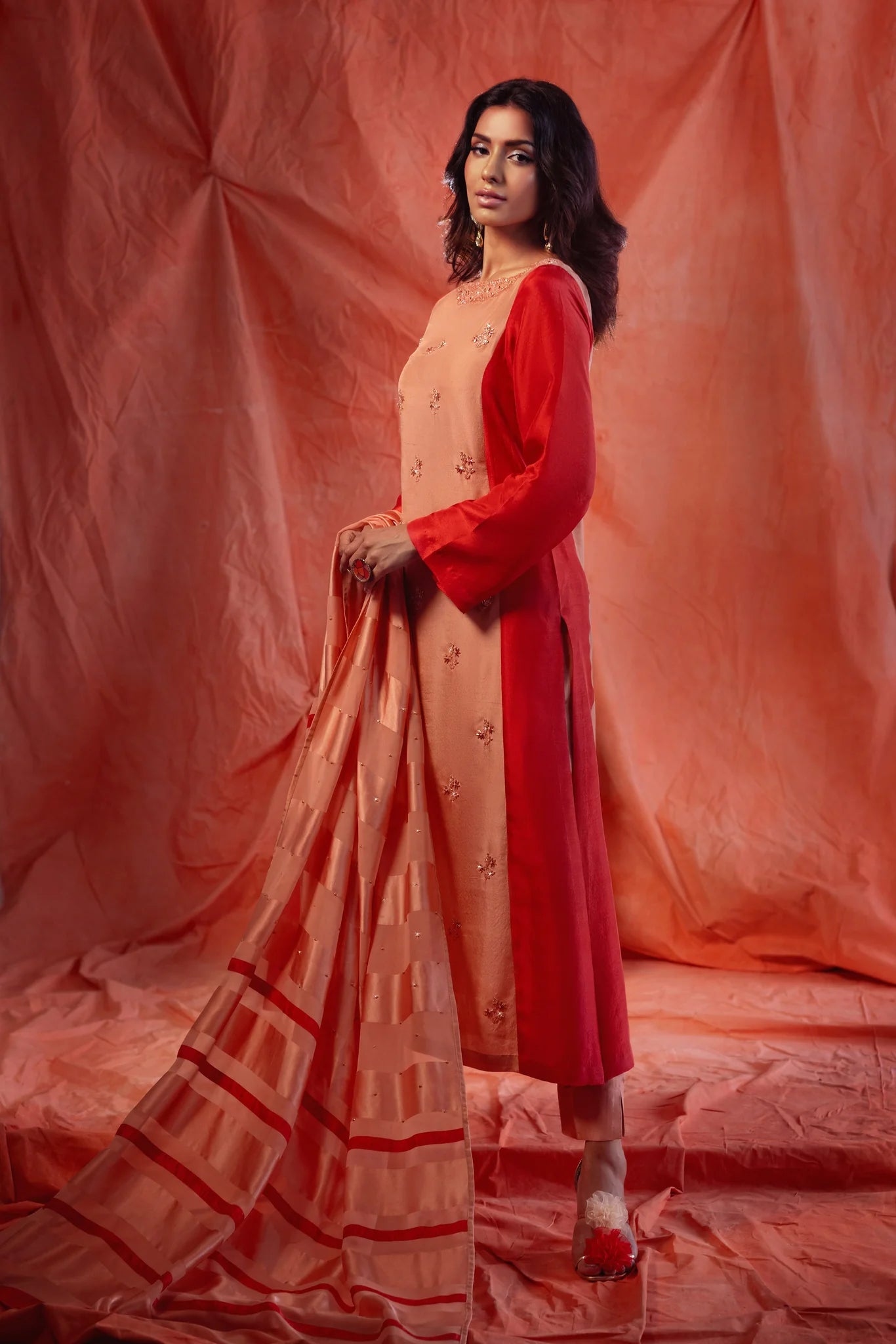 ANAM AHKLAQ - Coral Charm