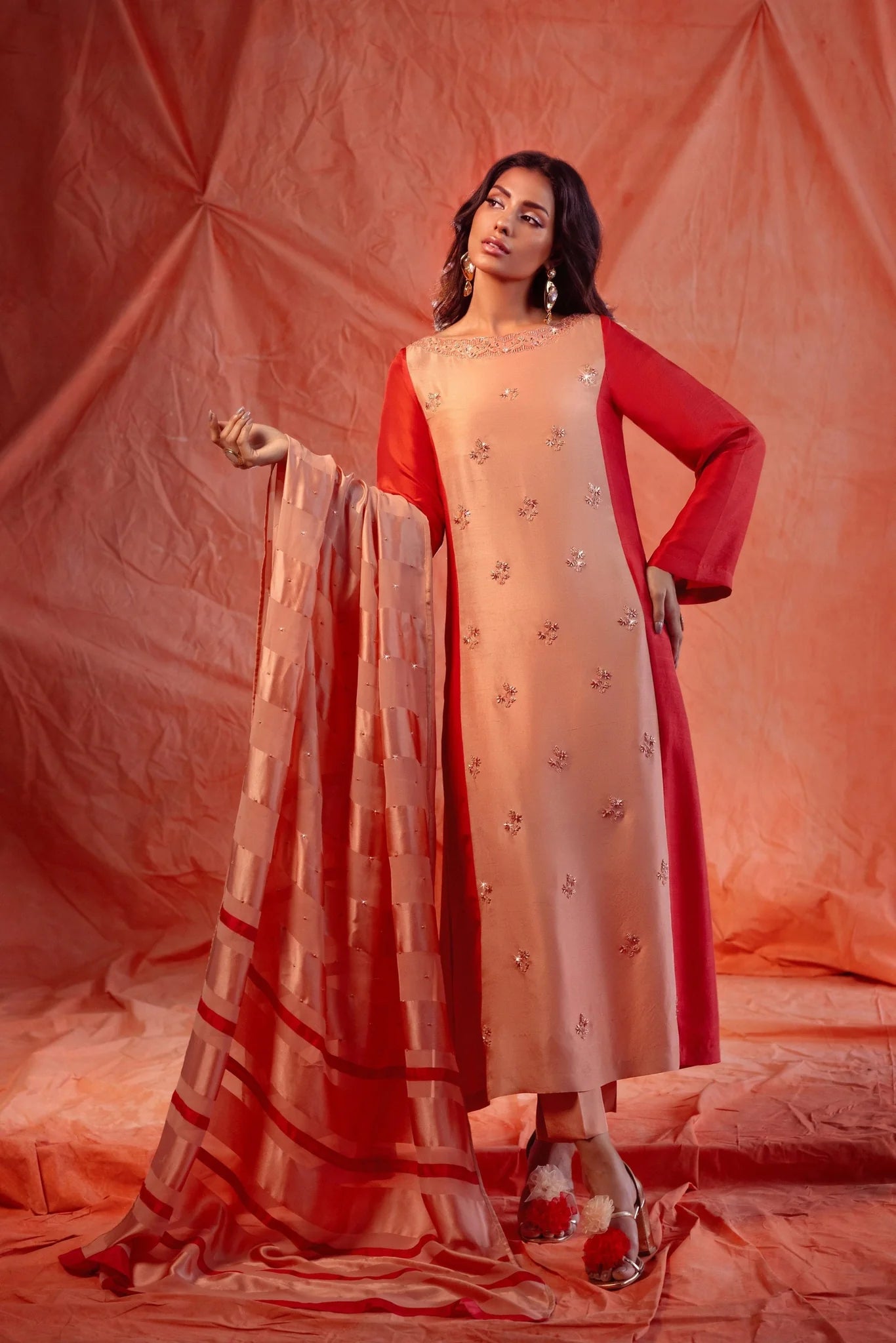 ANAM AHKLAQ - Coral Charm