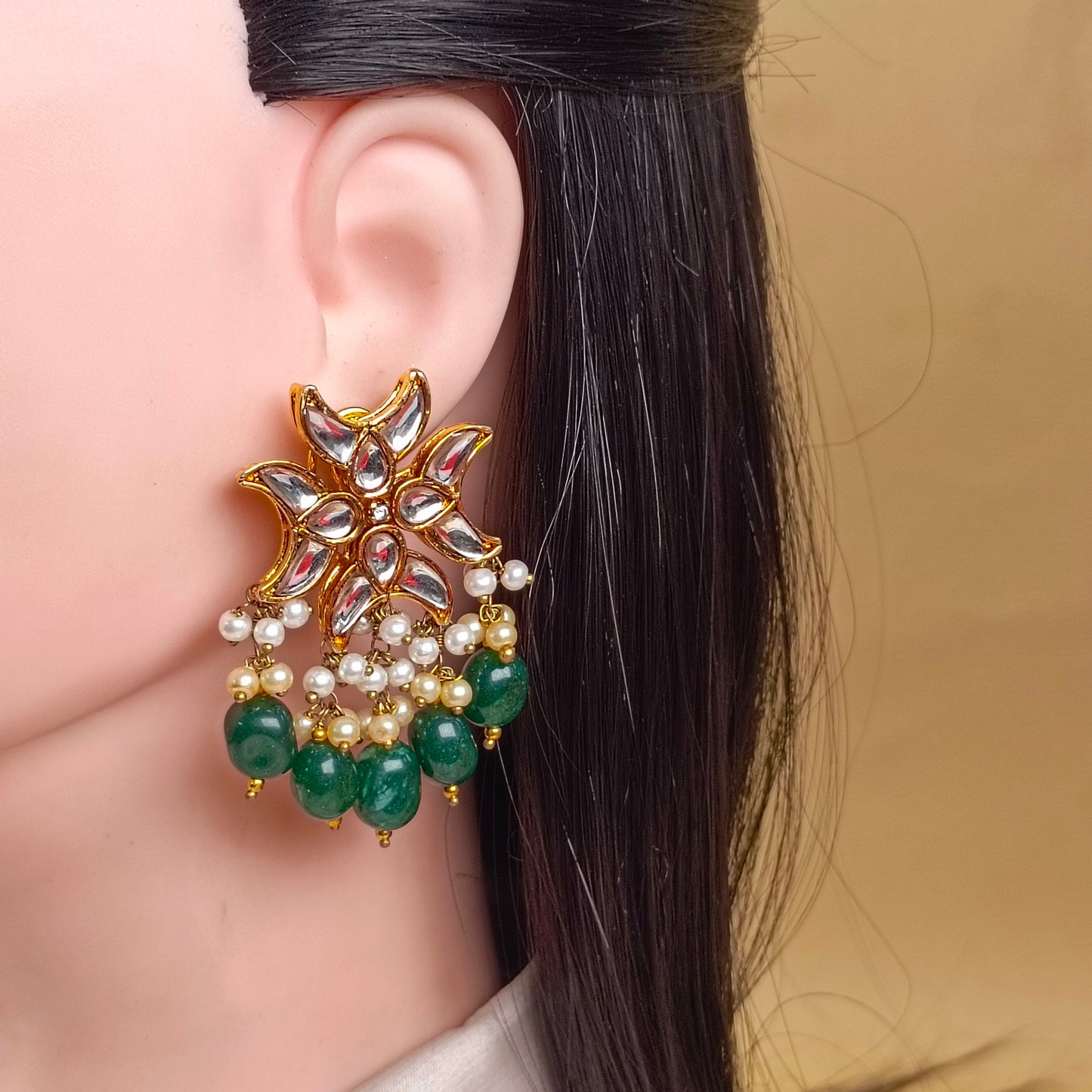 ZAHEEN KAMRAN - Emerald Earrings