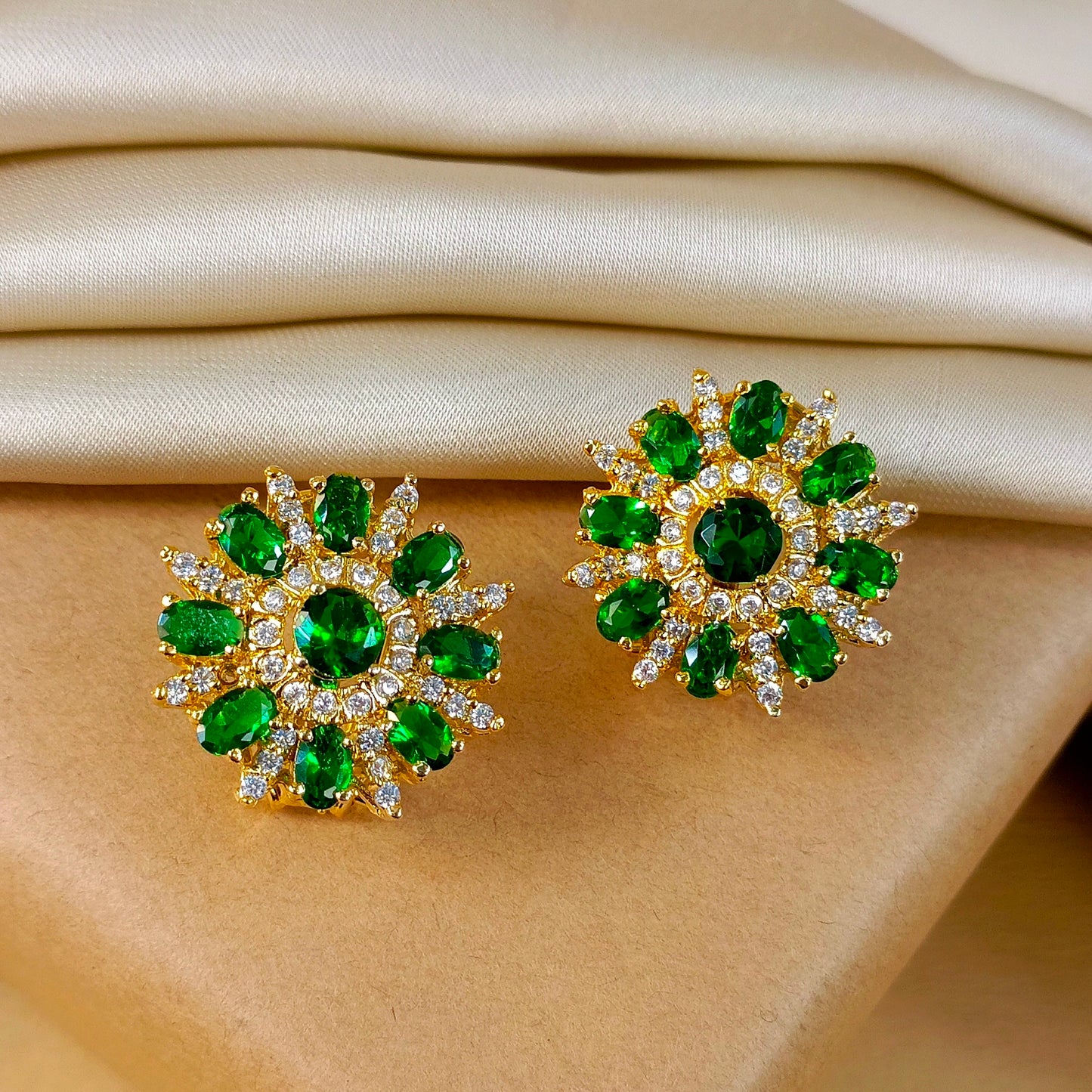 ZAHEEN KAMRAN - Green Floret Earrings