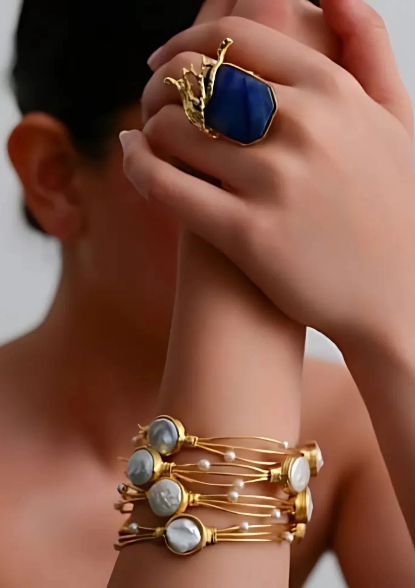 ESFIR - White Rose Bangle