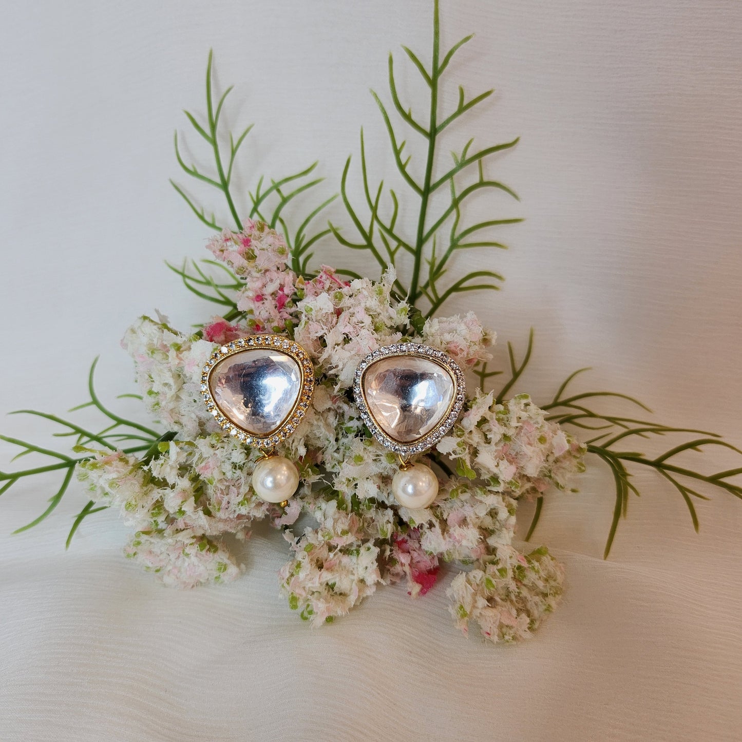VIVINIA JEWELRY - Gold Finish Kundan Studs with pearl