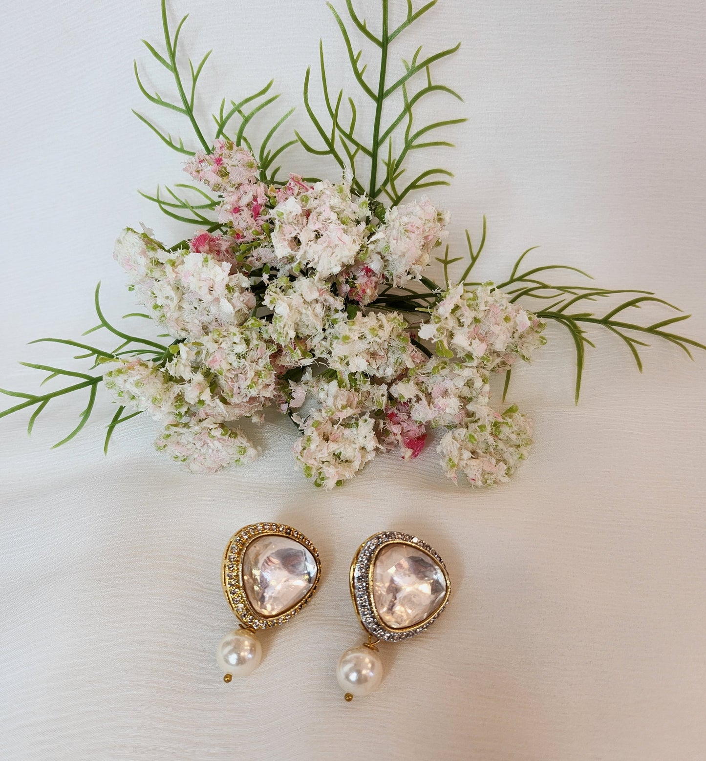 VIVINIA JEWELRY - Gold Finish Kundan Studs with pearl