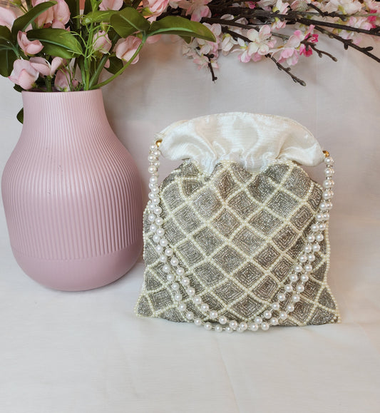 TRUNKLANE - Silver and white beaded Potli Bags
