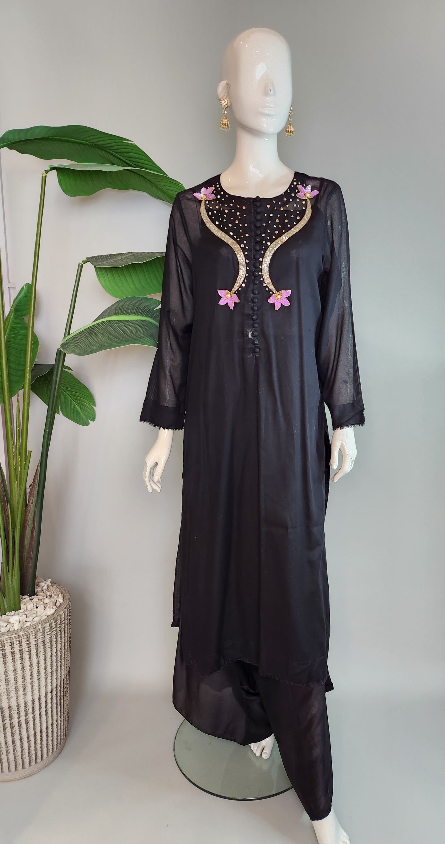 SAMMY K - Black with hand embellishment