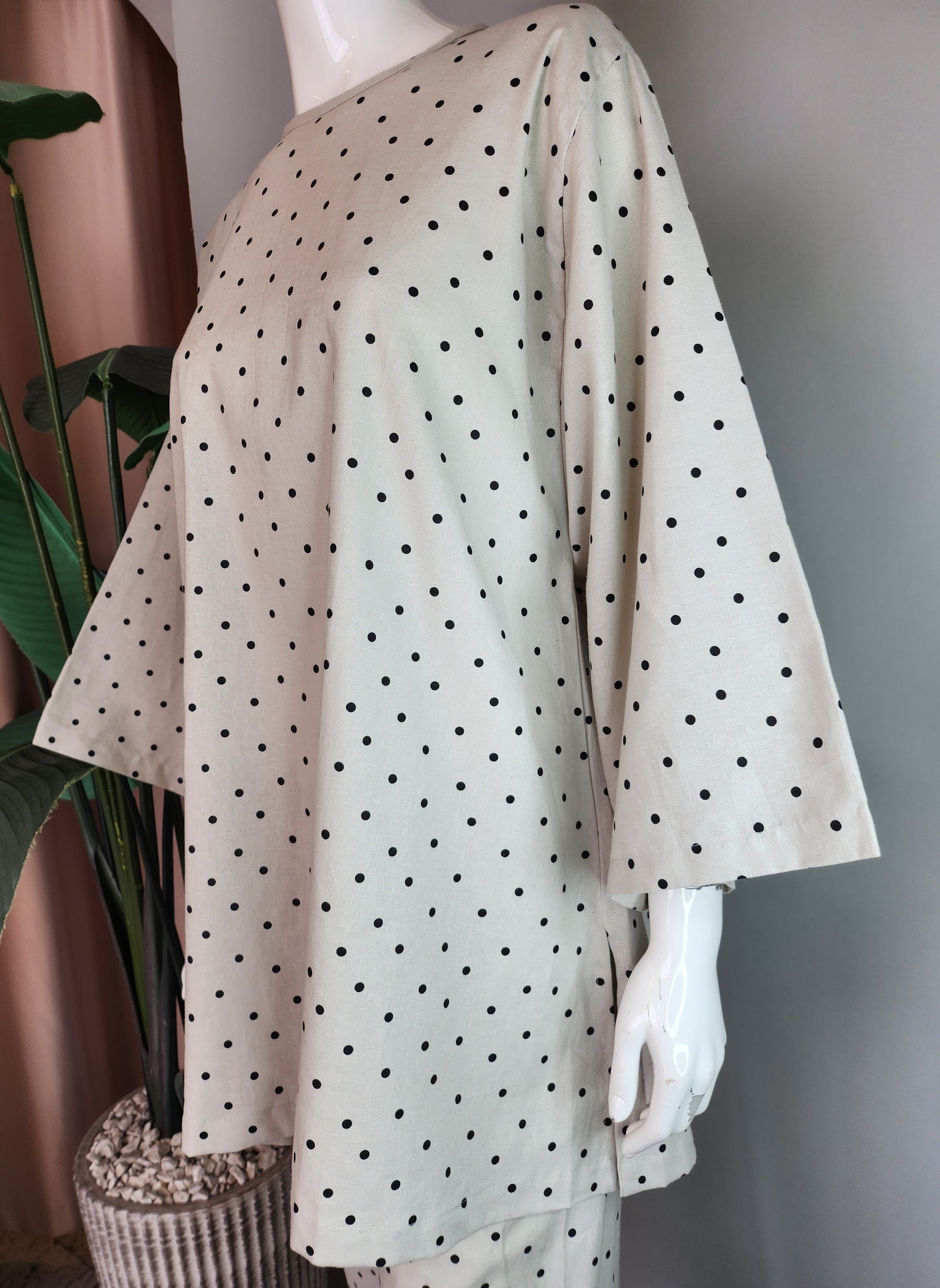 SOBIA GULZAD - Grey Polka Dots Coord set