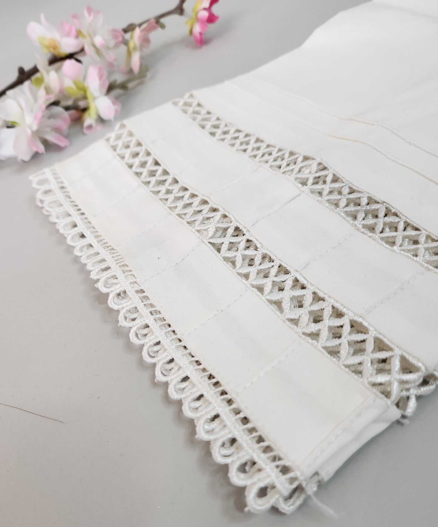 SABEEN MANEKIA - Offwhite Pants with crisscross lace