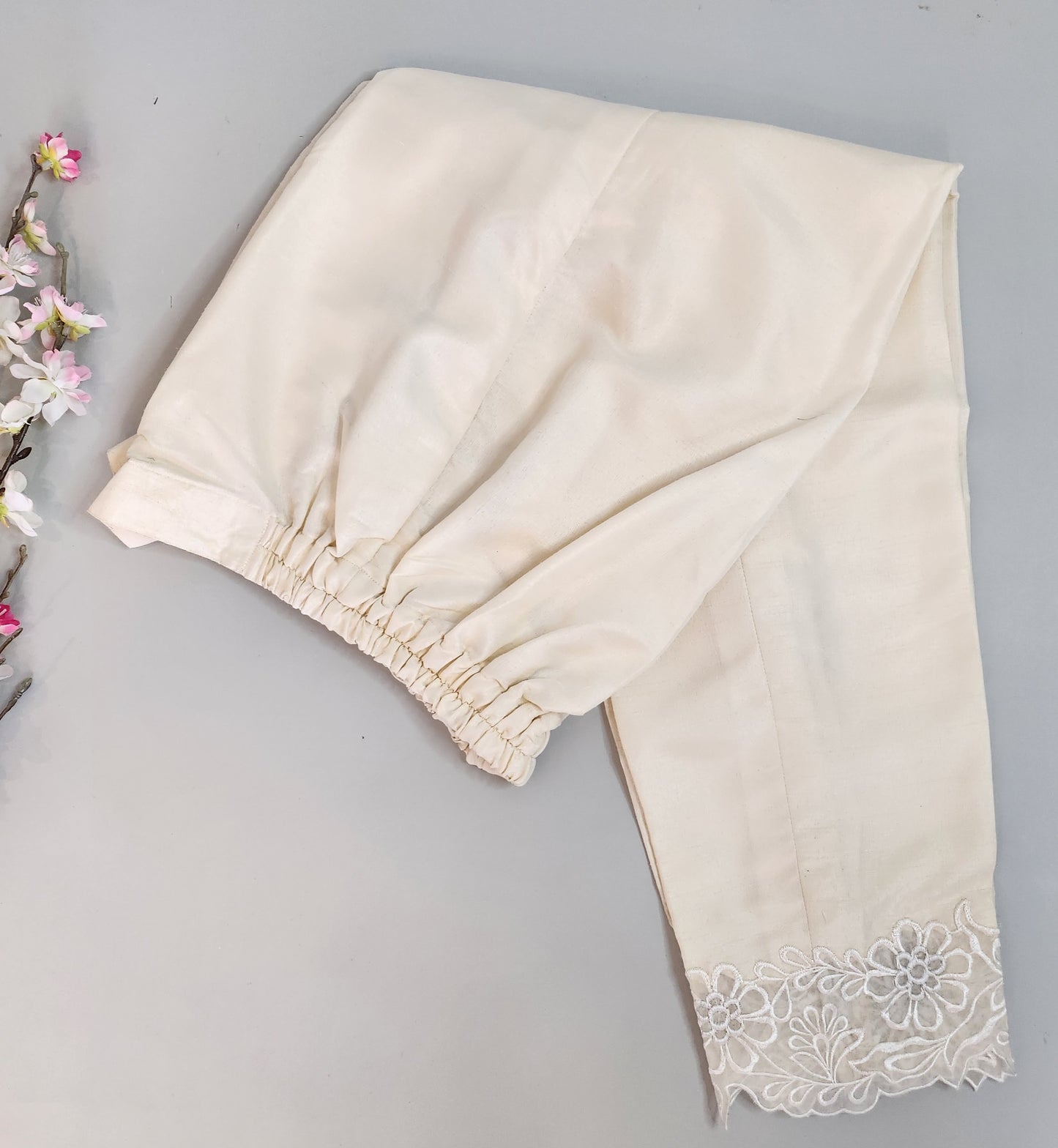 SABEEN MANEKIA - Off-white Pant with organza flower