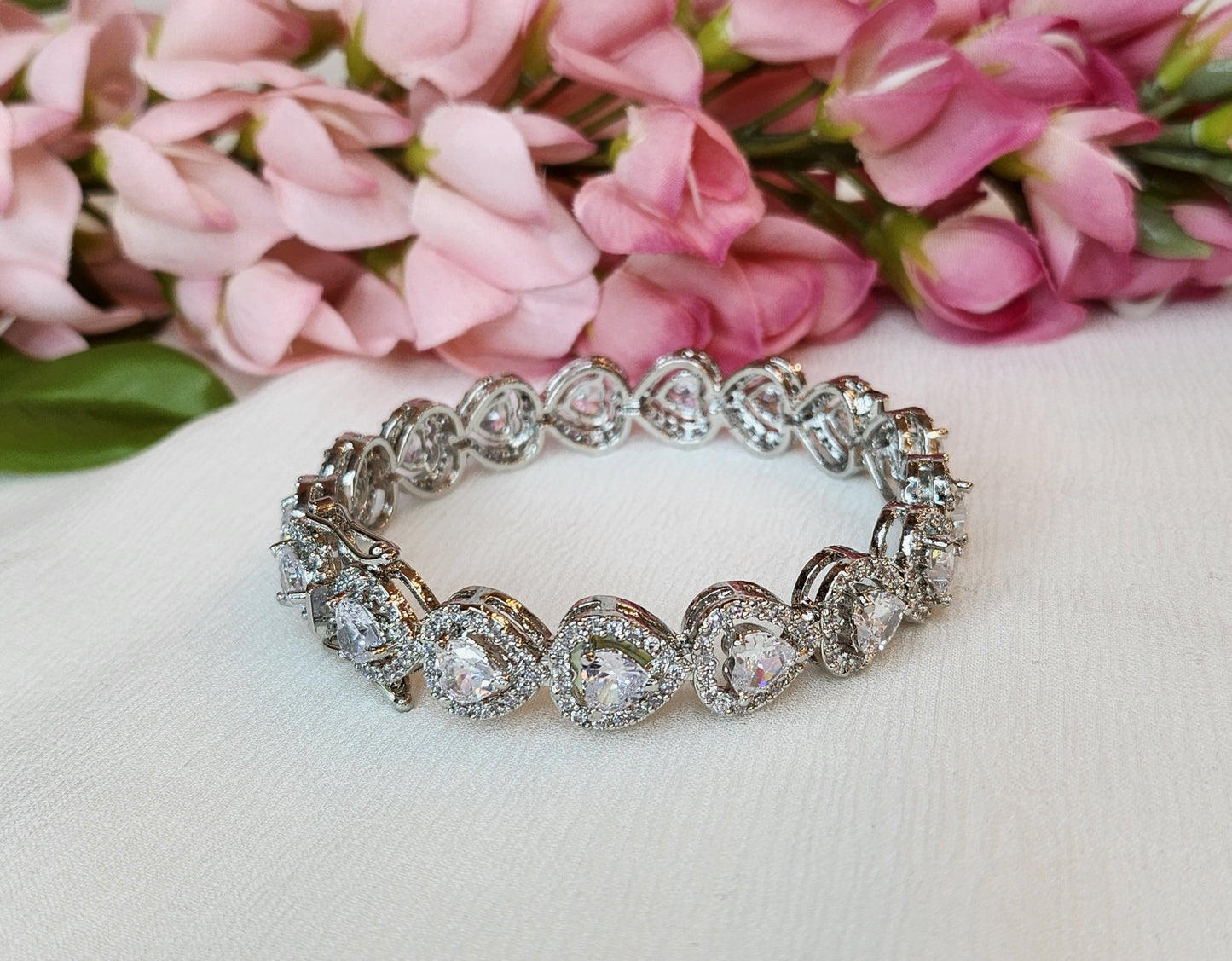 THE BUTTERFLY EFFECT - Heart Zircon Silver Bangle