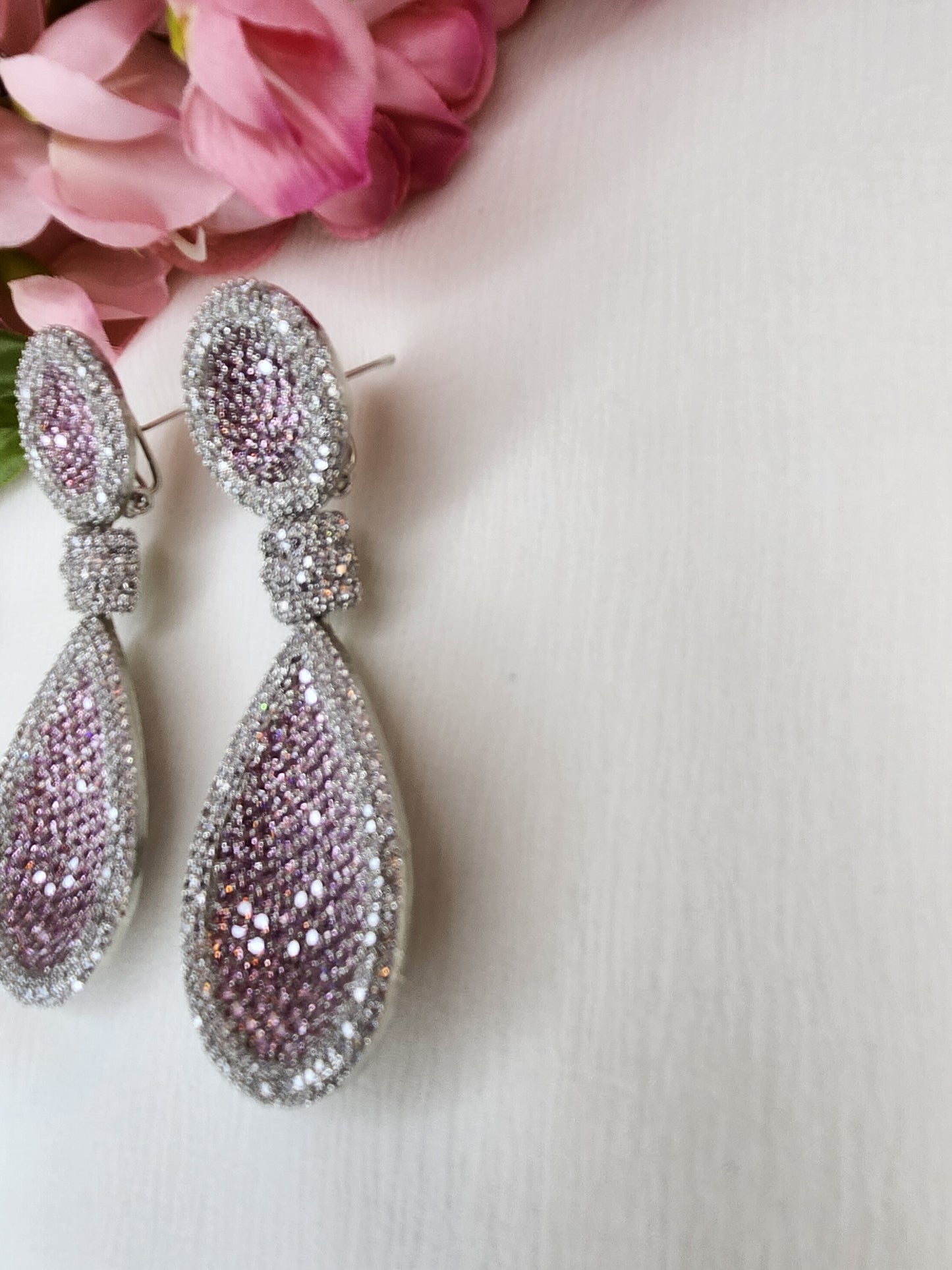 THE BUTTERFLY EFFECT - Oval Shape Pink earrings