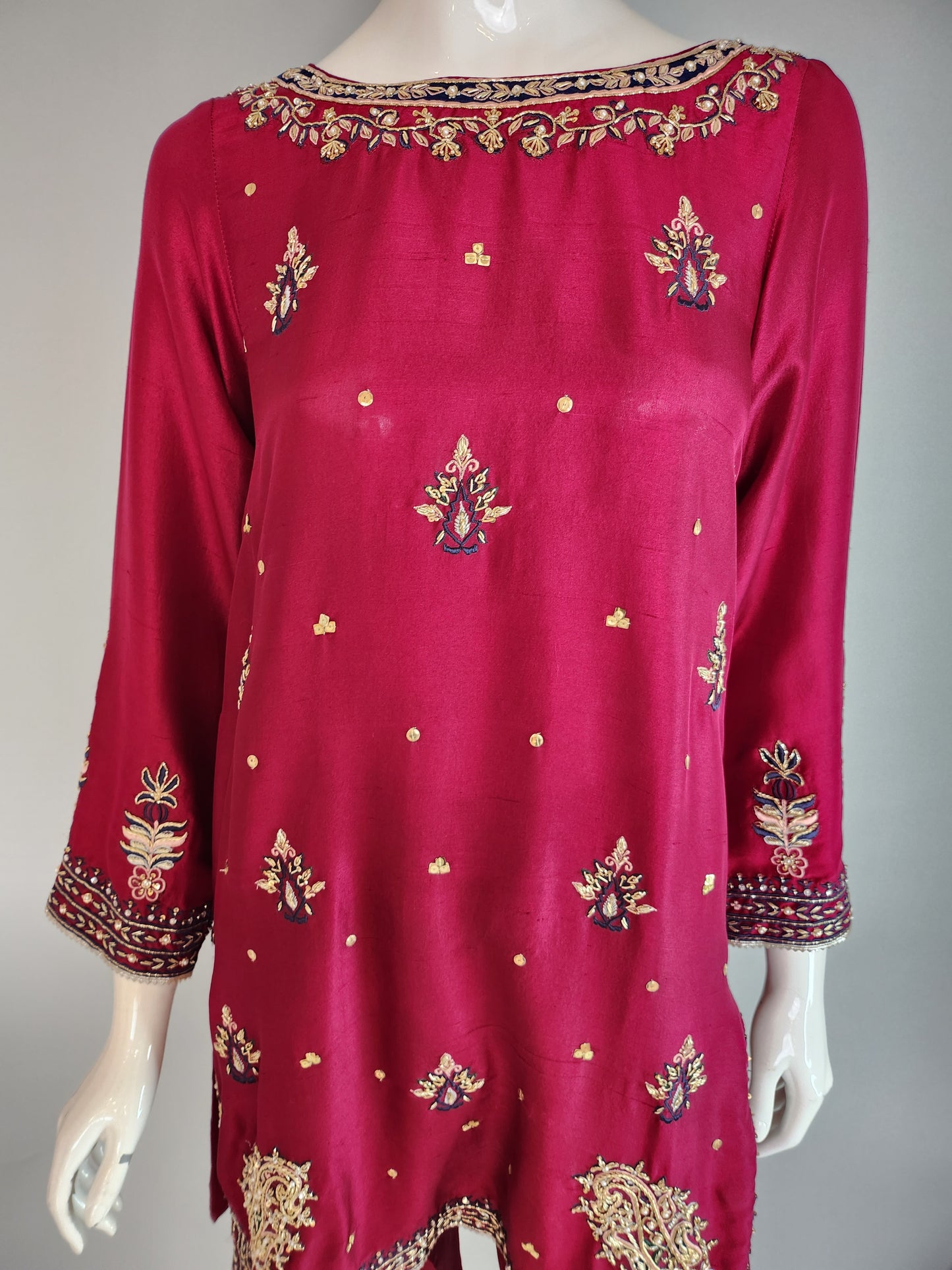 KOMAL LAKHANI - Maroon blue embroidered