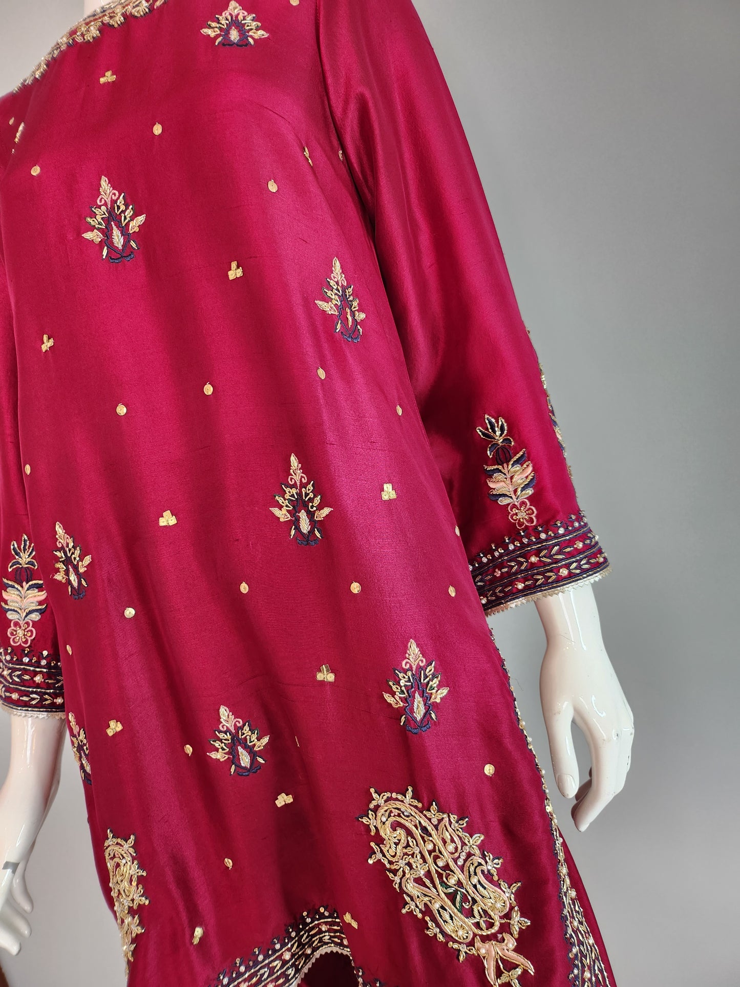 KOMAL LAKHANI - Maroon blue embroidered