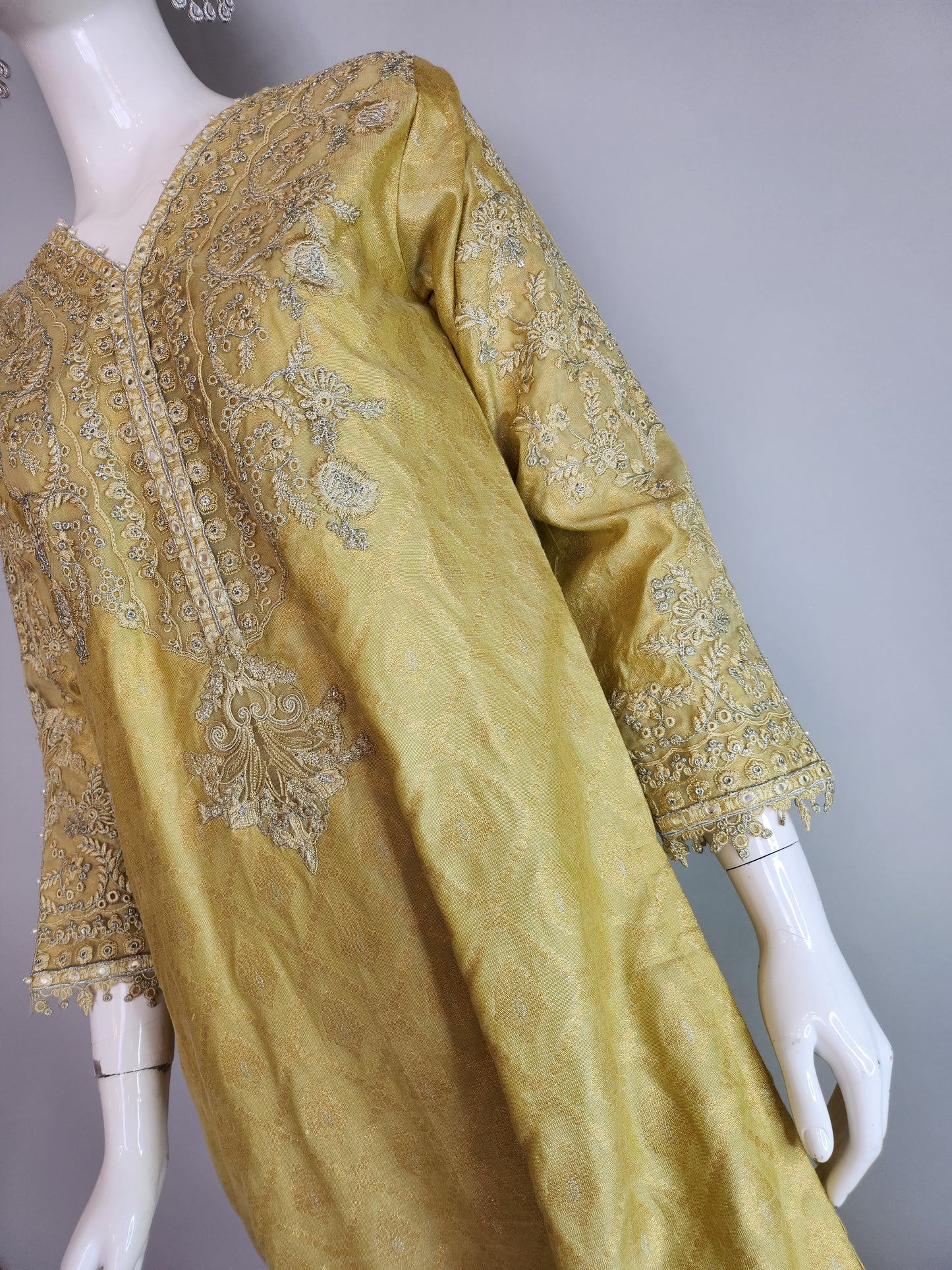 THREADS AND MOTIFS - Lemon Yellow Embroidered