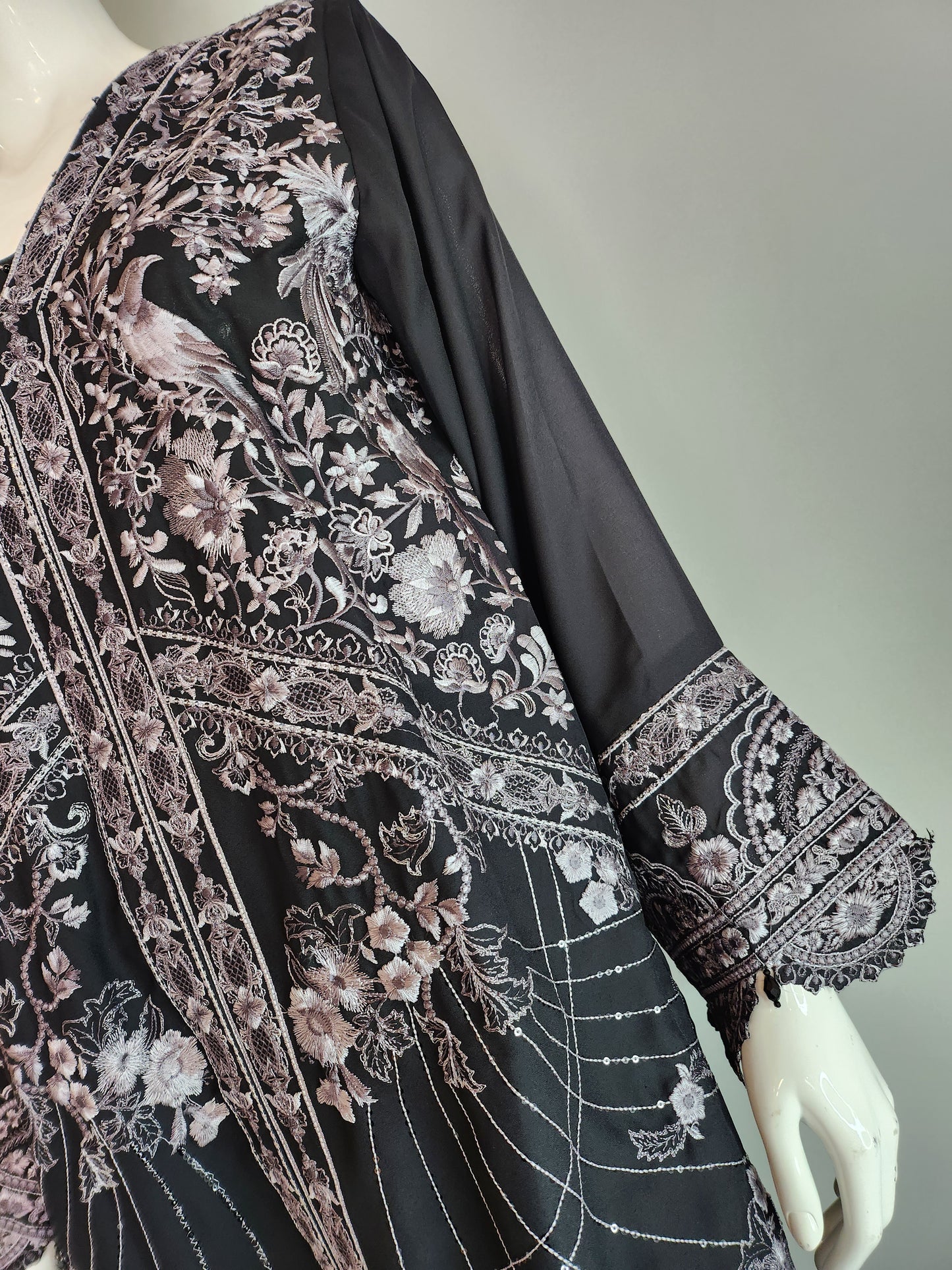 THREADS AND MOTIFS - Black with grey embroidery