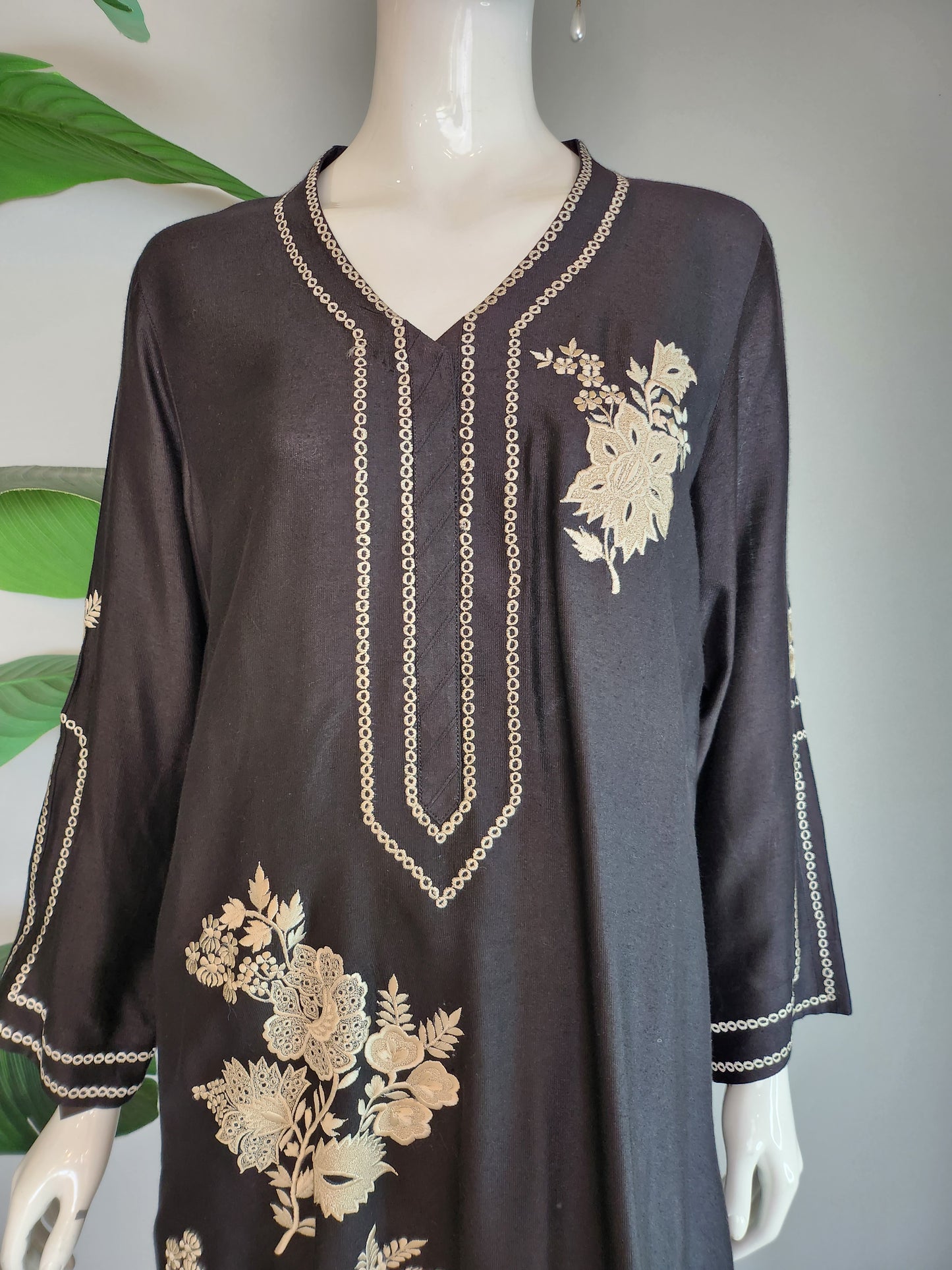 SEEMA IFTIKHAR - Black Embroidered