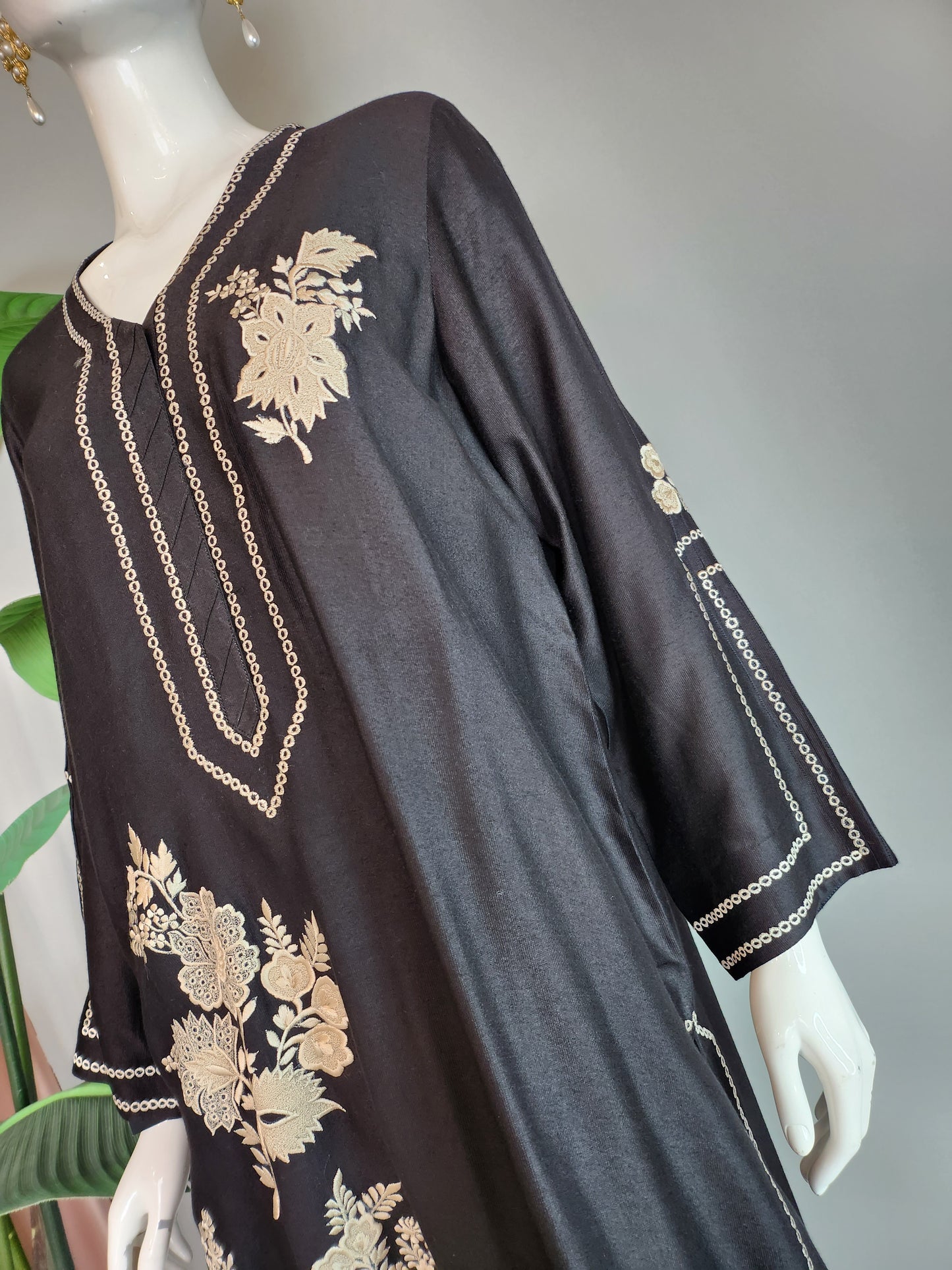 SEEMA IFTIKHAR - Black Embroidered