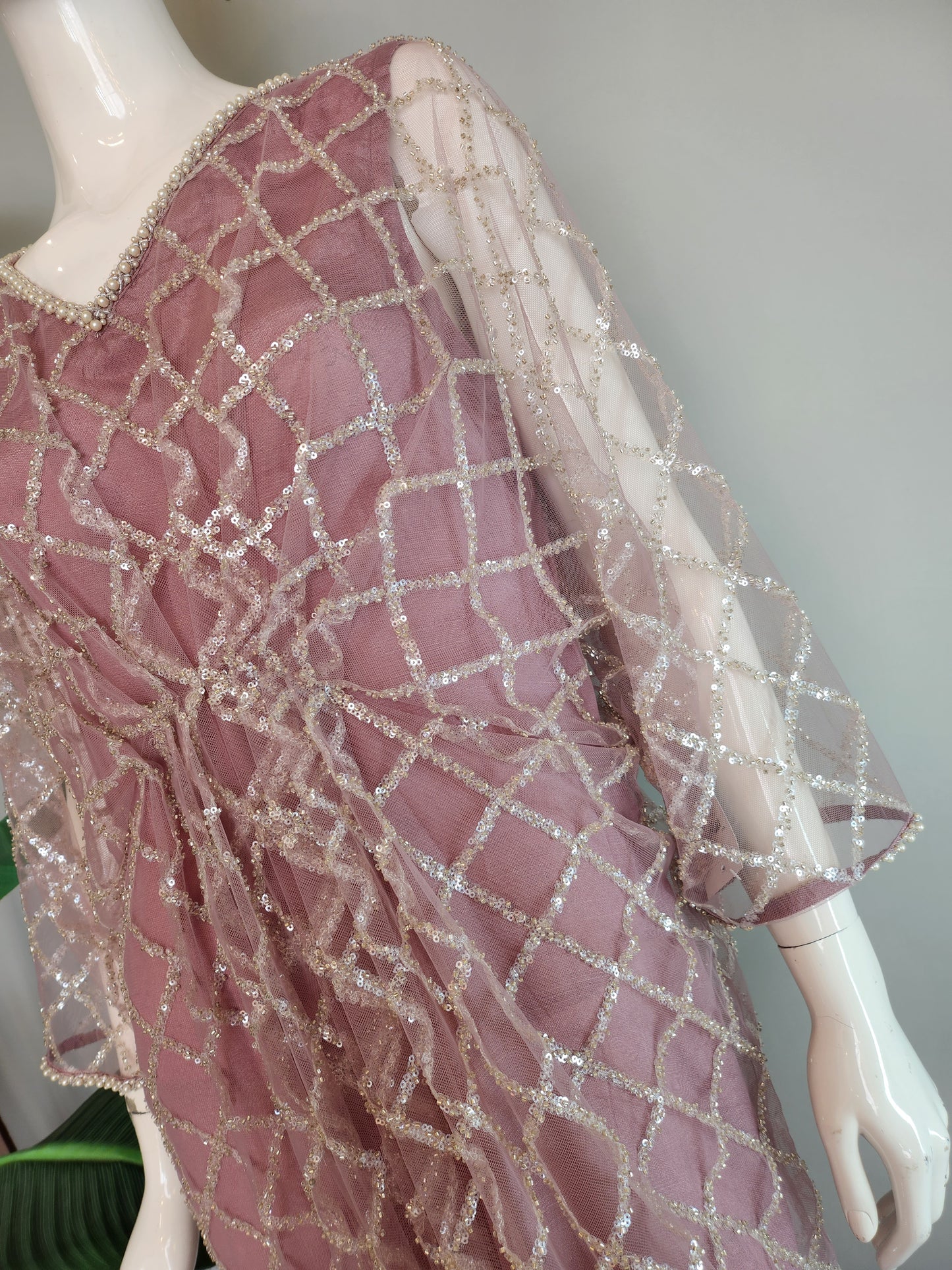 THREADS AND MOTIFS - Old Rose Crisscross Beads Kaftan
