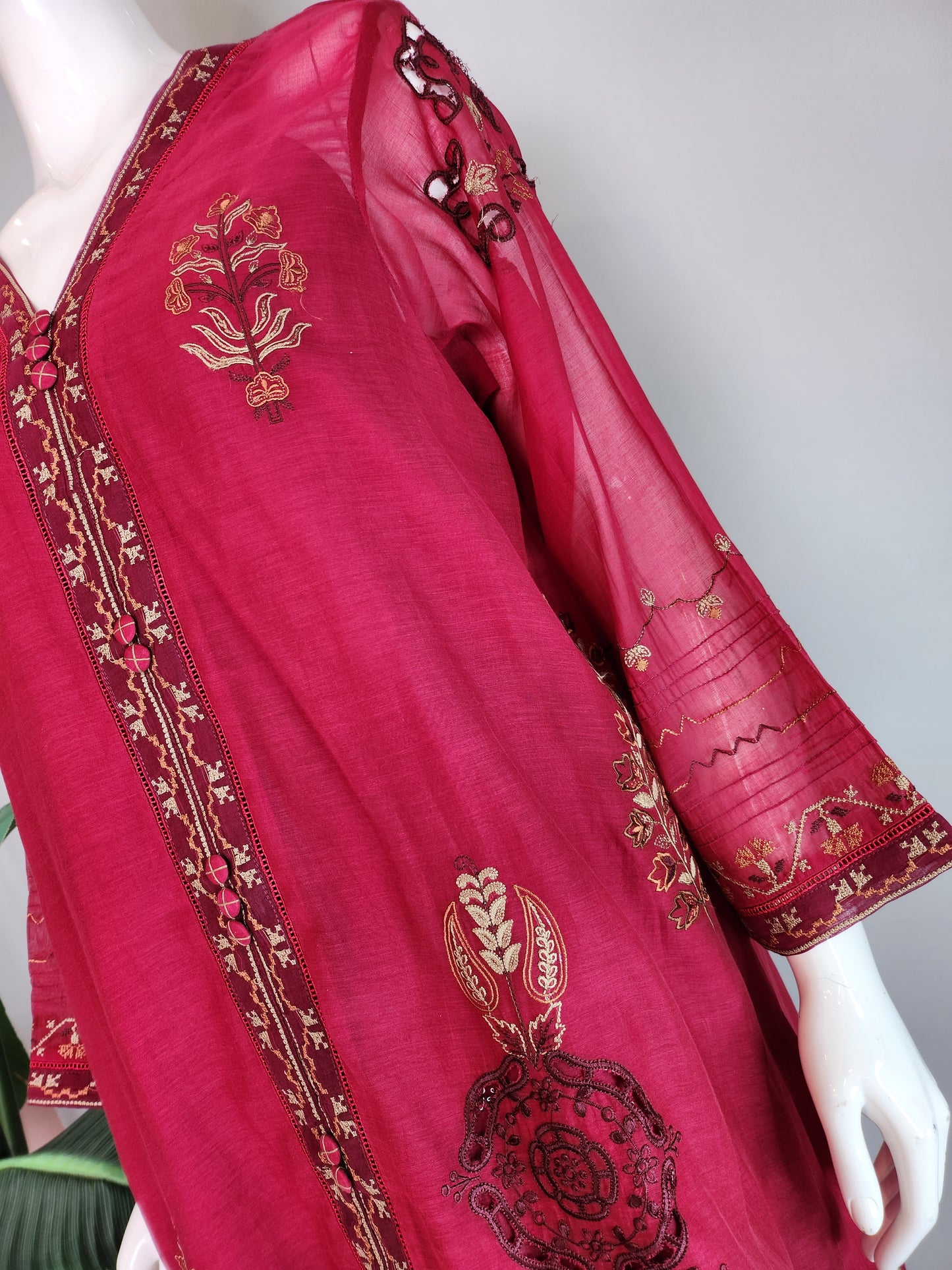 KOMAL LAKHANI - Maroon