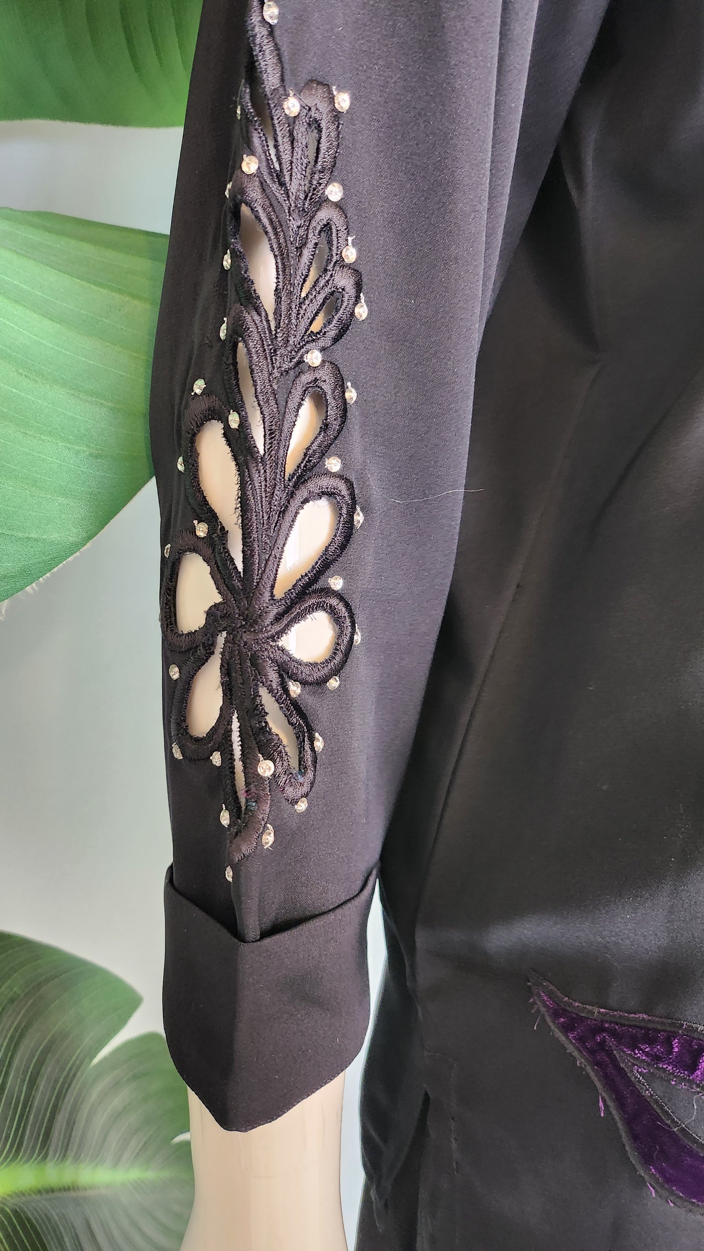 FARAH ZUBAIR - Black Georgette