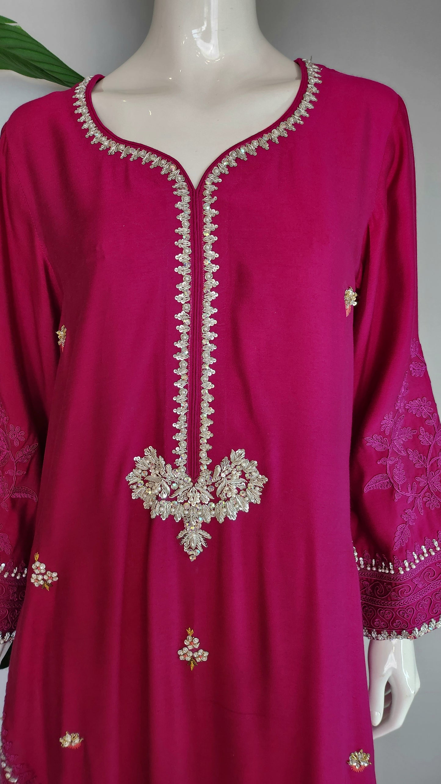 SEEMA IFTIKHAR - Magenta