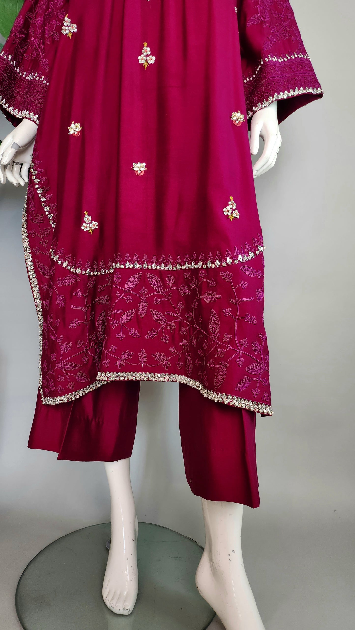 SEEMA IFTIKHAR - Magenta