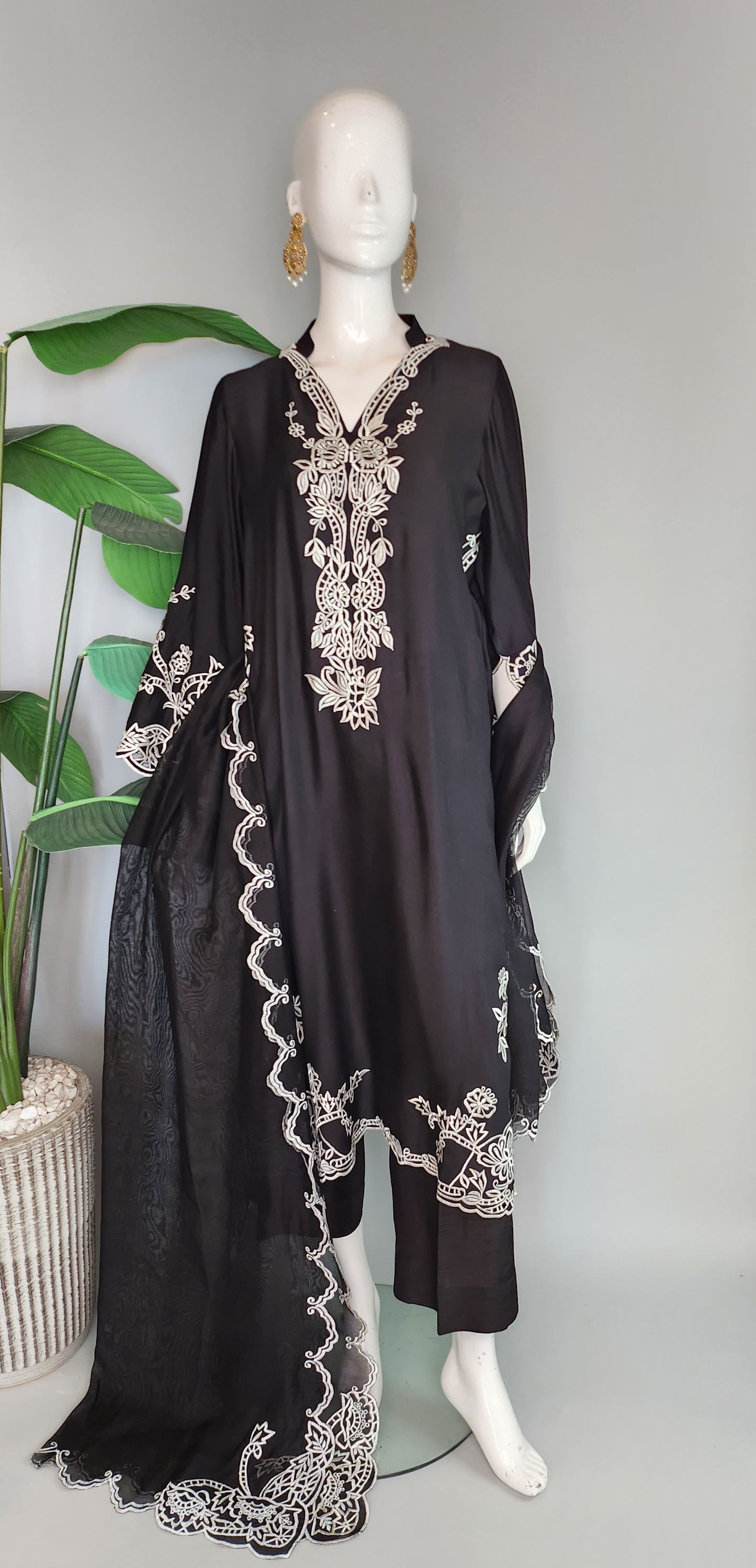 SEEMA IFTIKHAR - Black with white emboidery work
