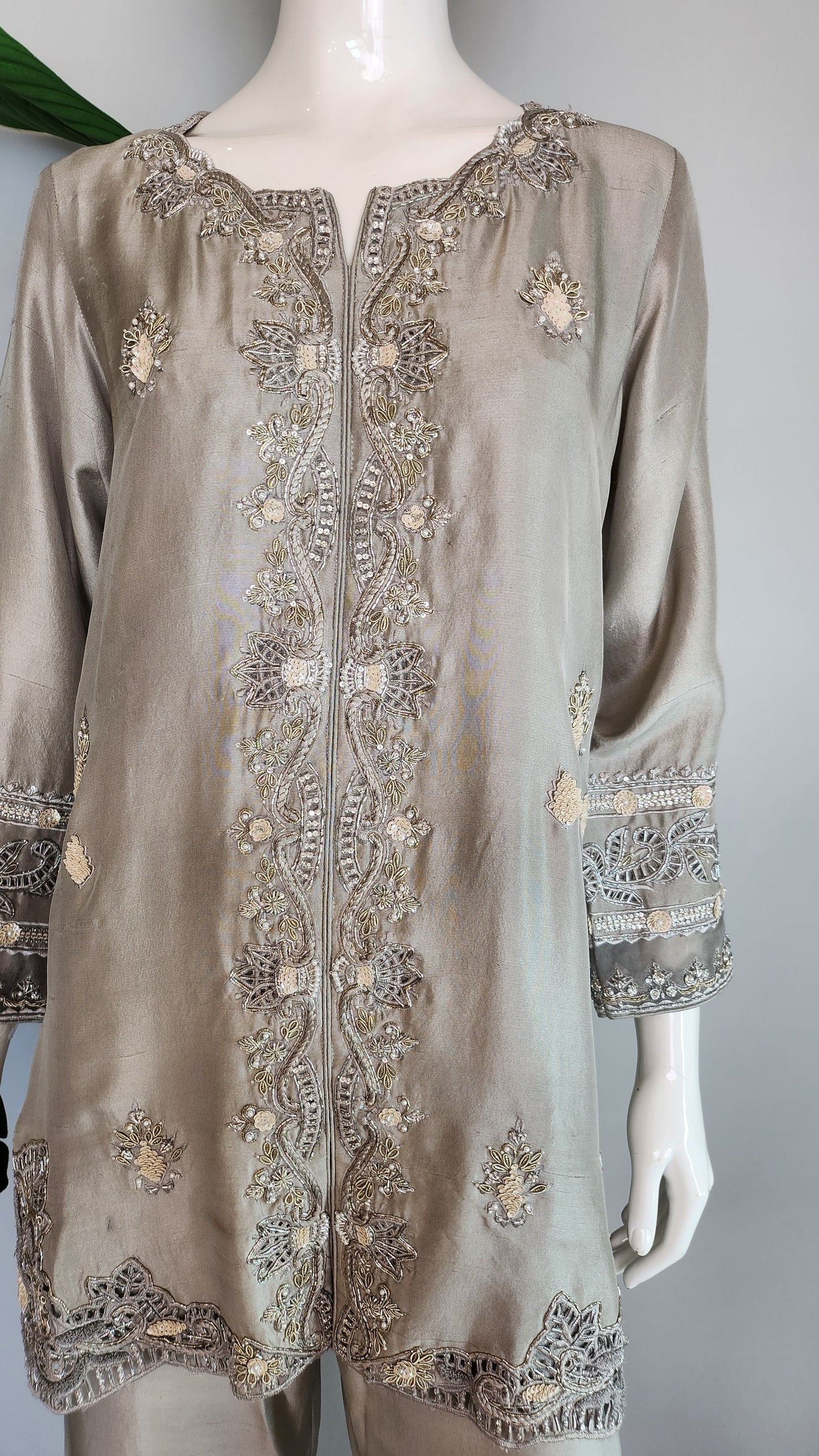 KOMAL LAKHANI - Grey Closed Jacket