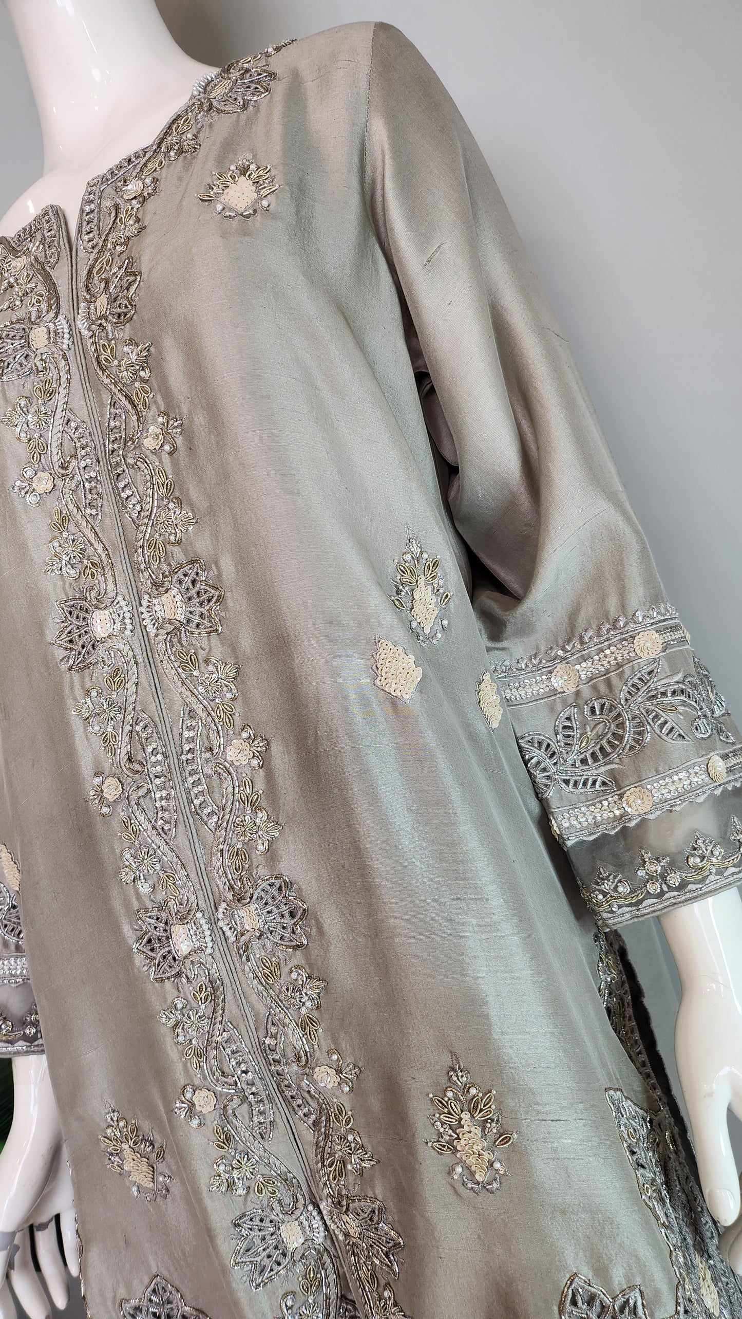 KOMAL LAKHANI - Grey Closed Jacket