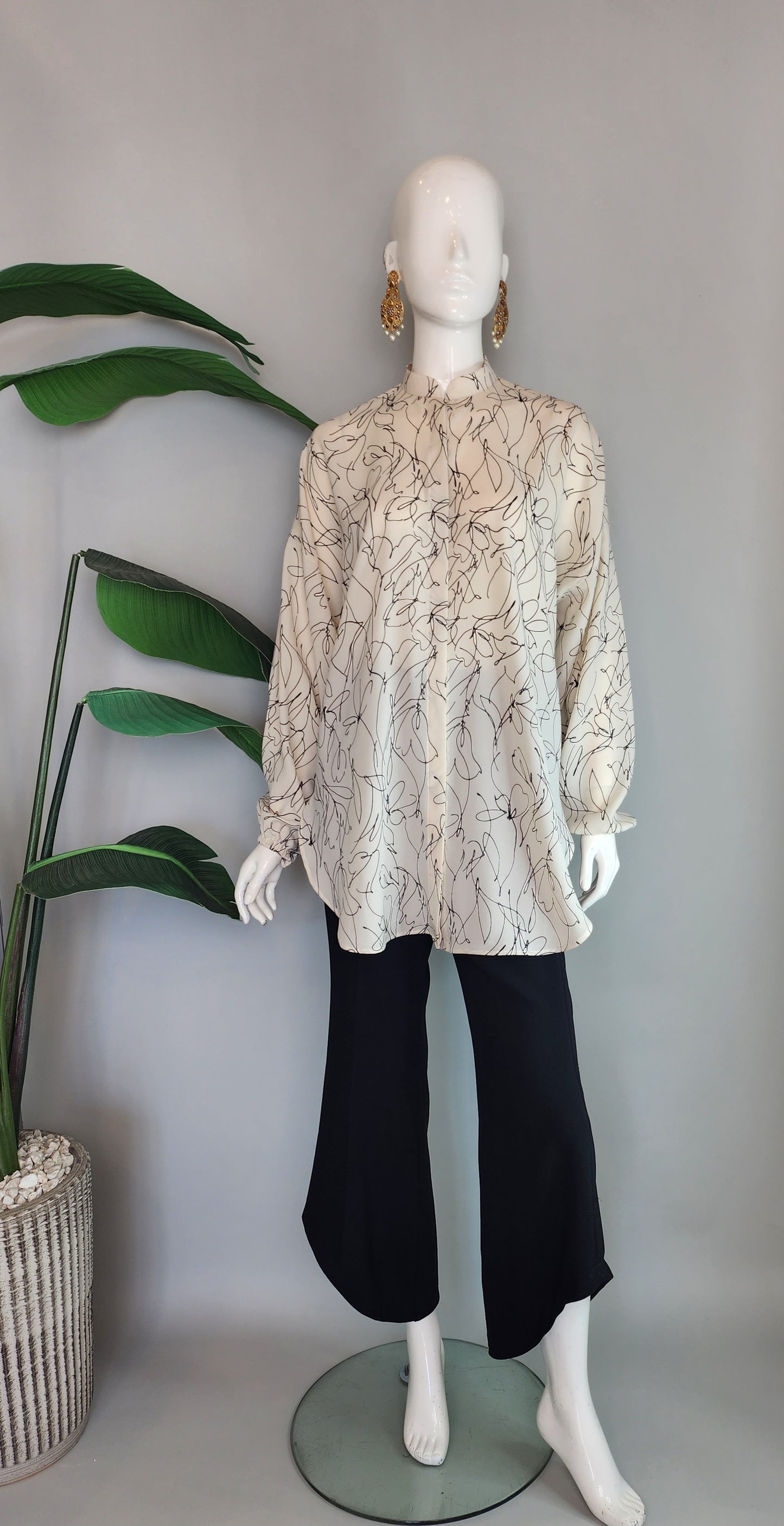 KARISHMA TALREJA - Offwhite Black Print
