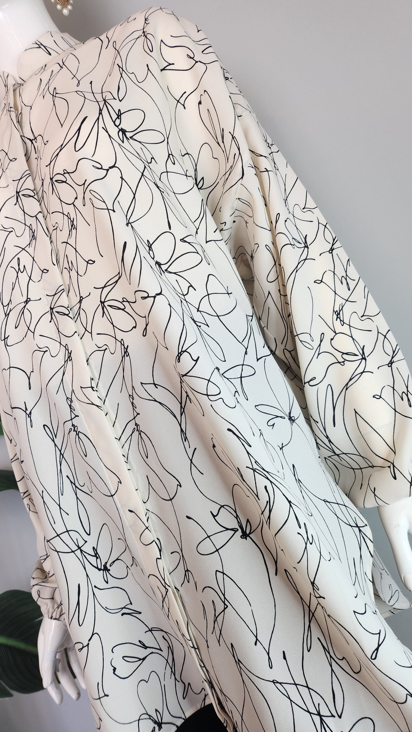 KARISHMA TALREJA - Offwhite Black Print