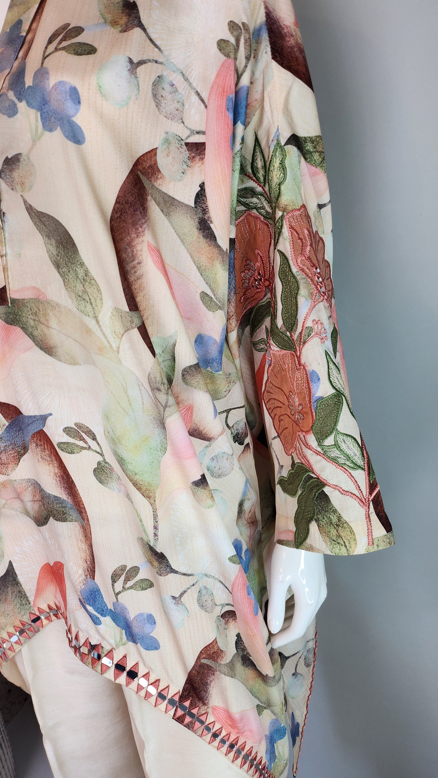 KARISHMA TALREJA - Offwhite Printed with Peach embroidery