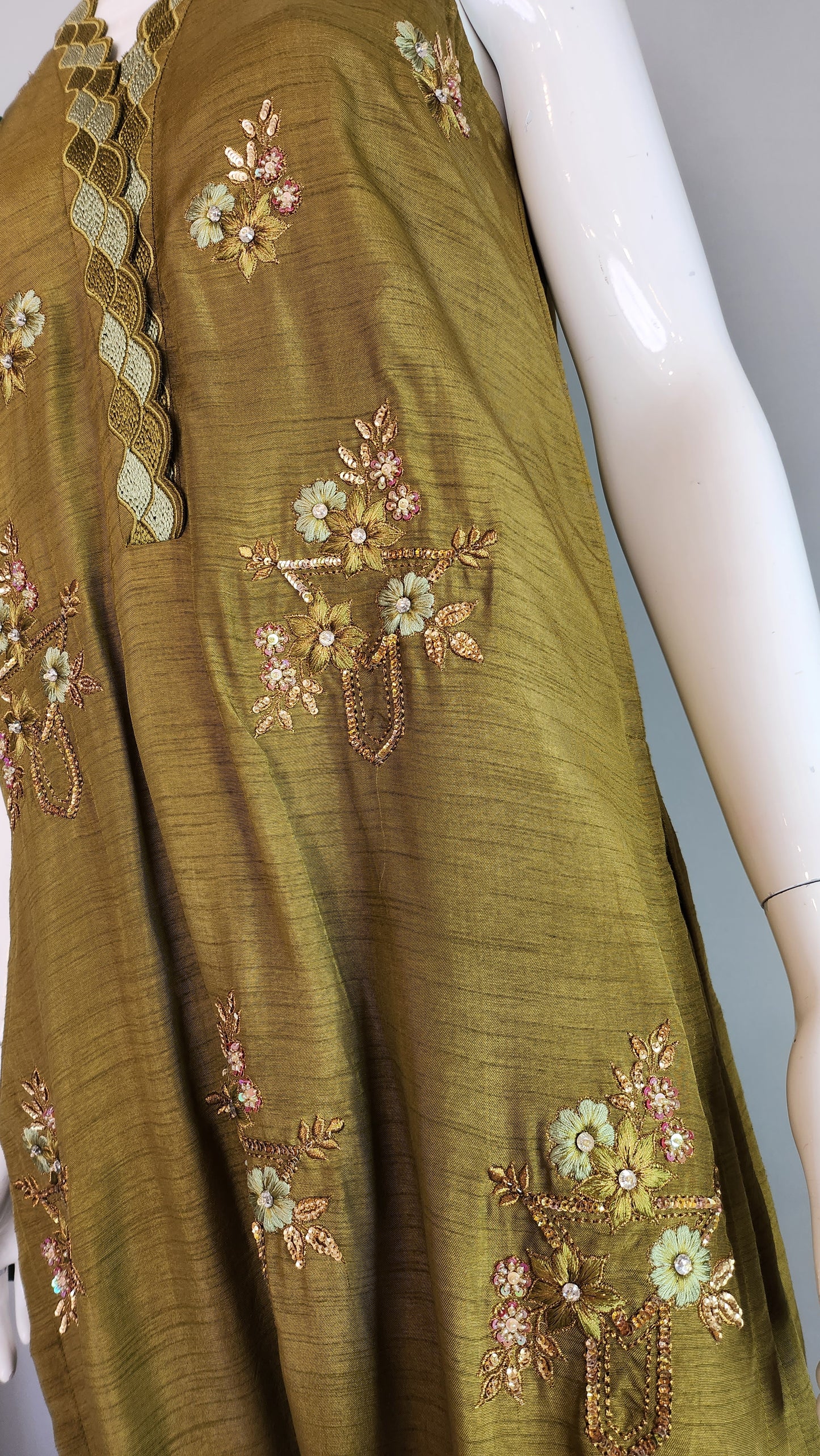 KARISHMA TALREJA -  Herbal Green Apricort