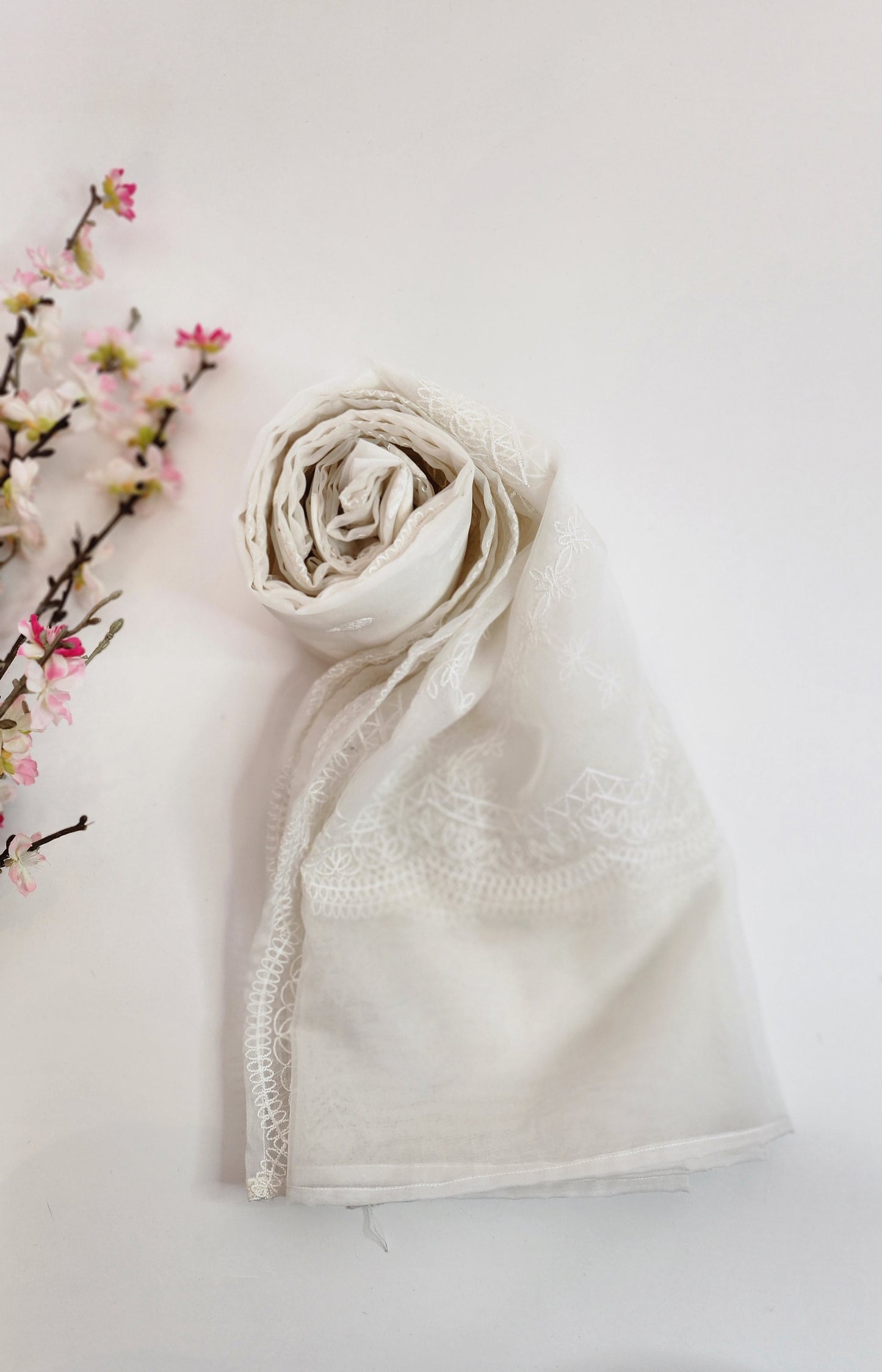 SABEEN MANEKIA - White- Organza Scallop Dupatta