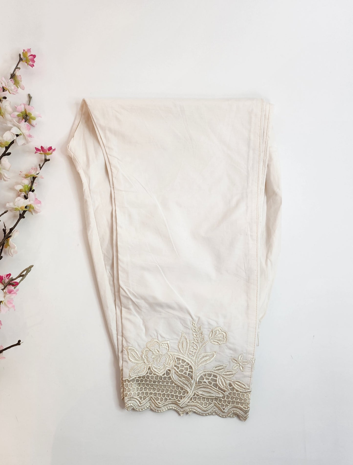 SABEEN MANEKIA - Offwhite cut work  leaves pants