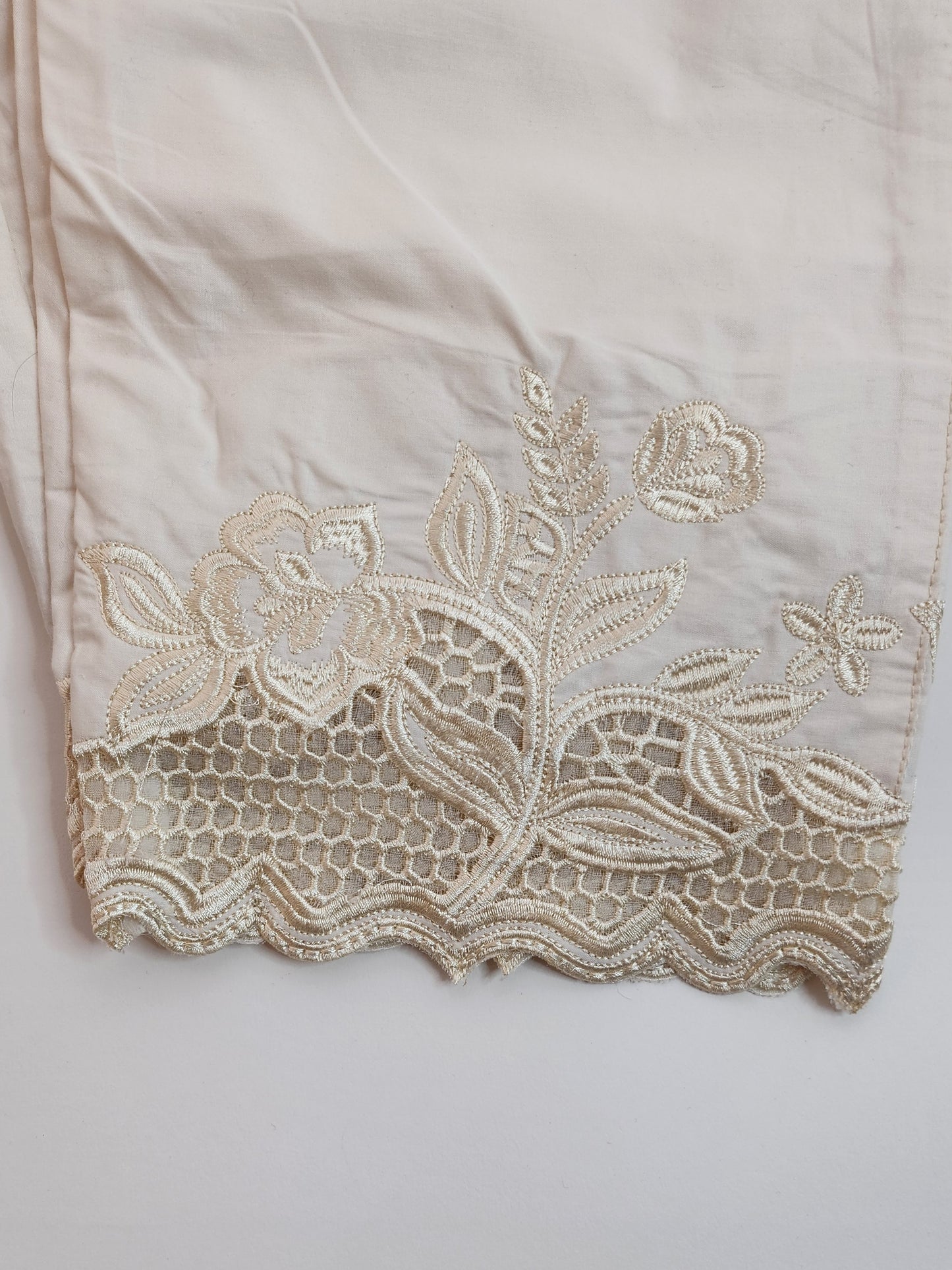 SABEEN MANEKIA - Offwhite cut work  leaves pants