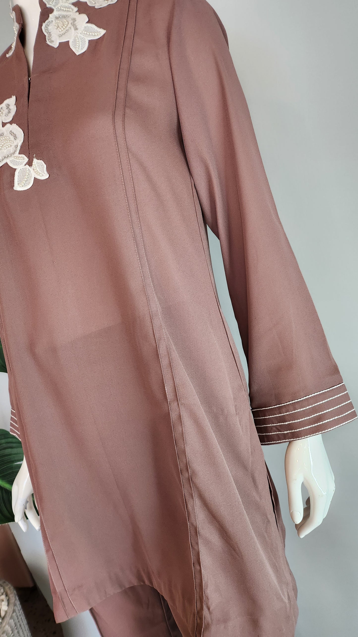 MAHOGANY - Peacan Brown with Flower