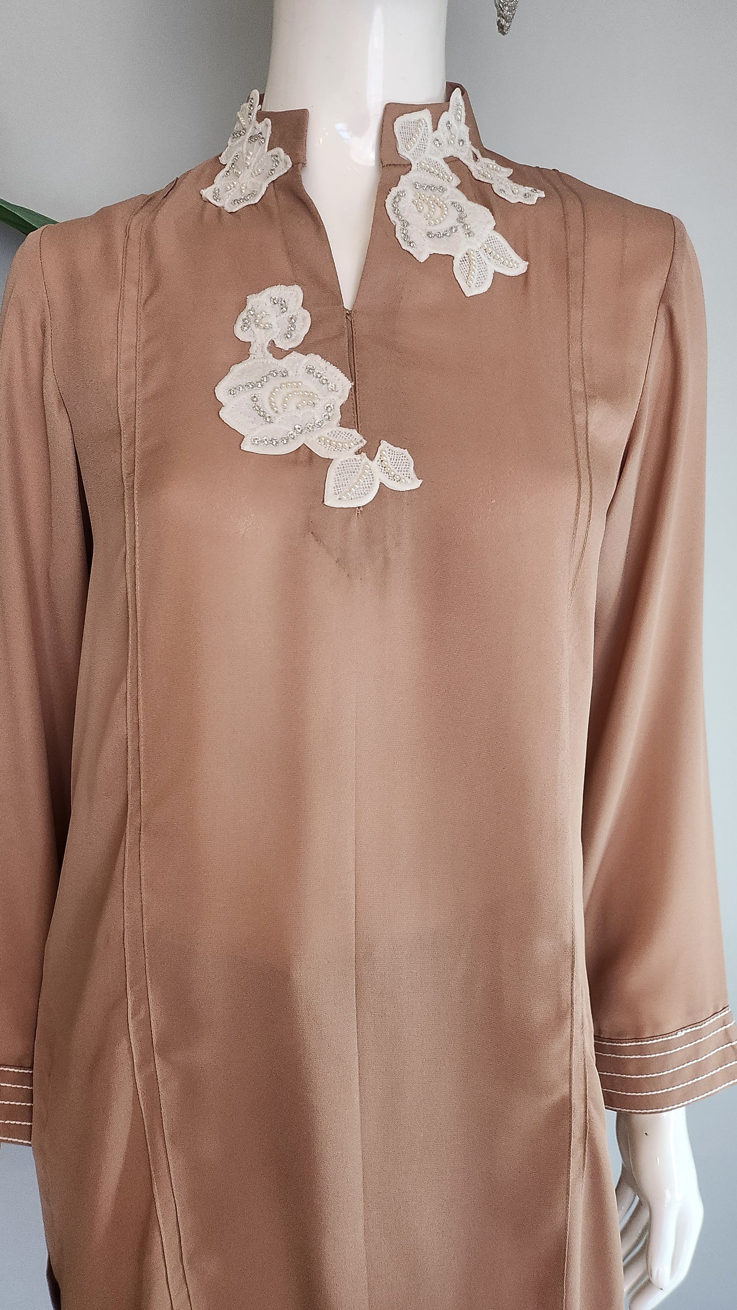 MAHOGANY - Wood Brown with Flower
