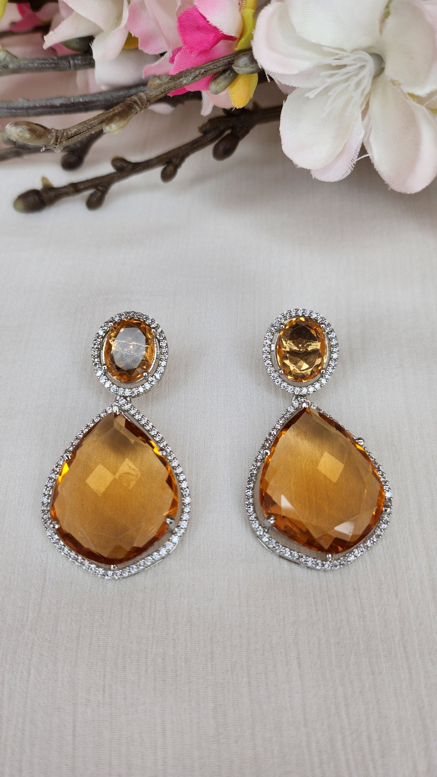 THE BUTTERFLY EFFECT - Small Orange Jules Earrings