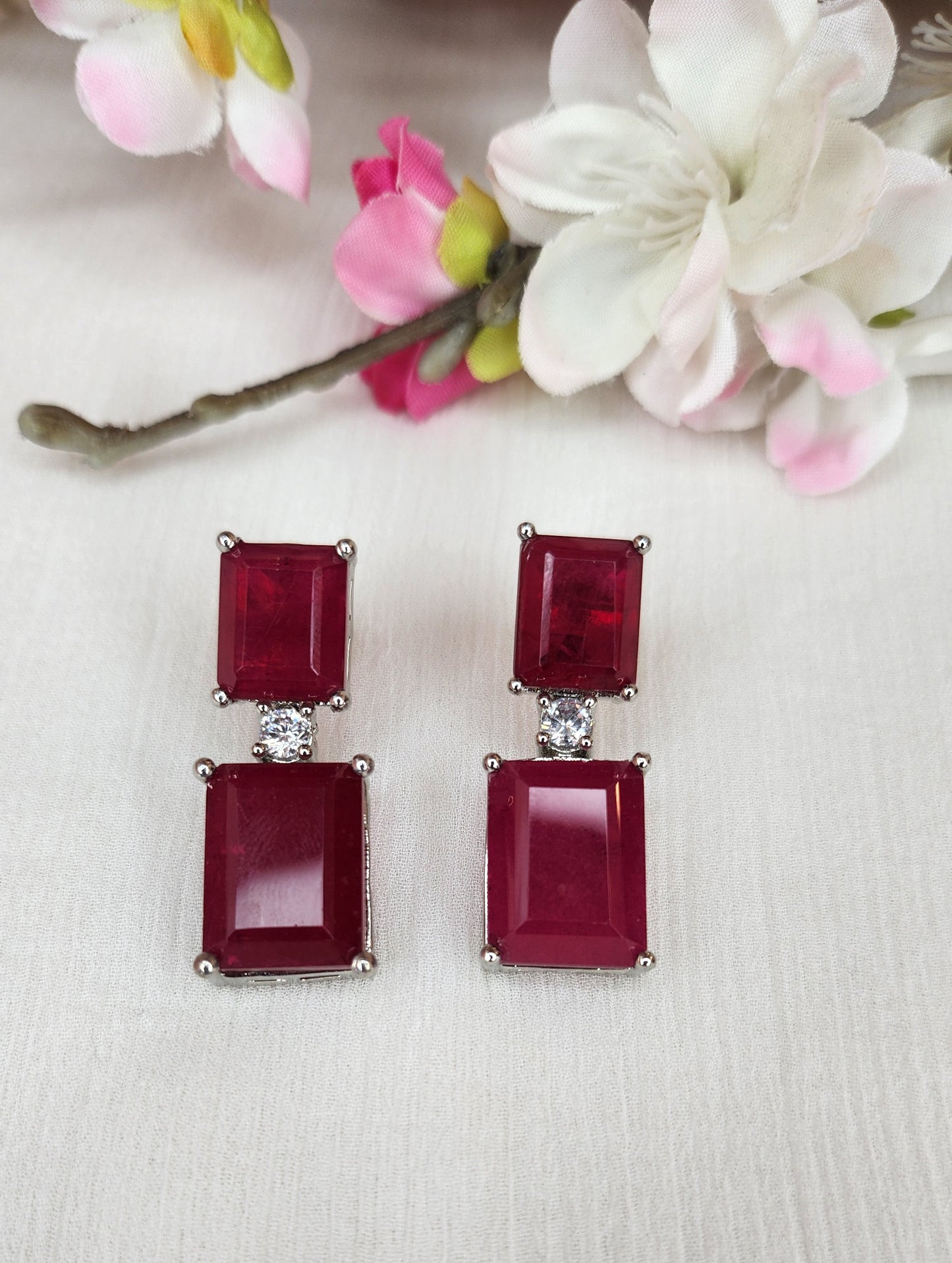 THE BUTTERFLY EFFECT - Small Red Jules Earrings