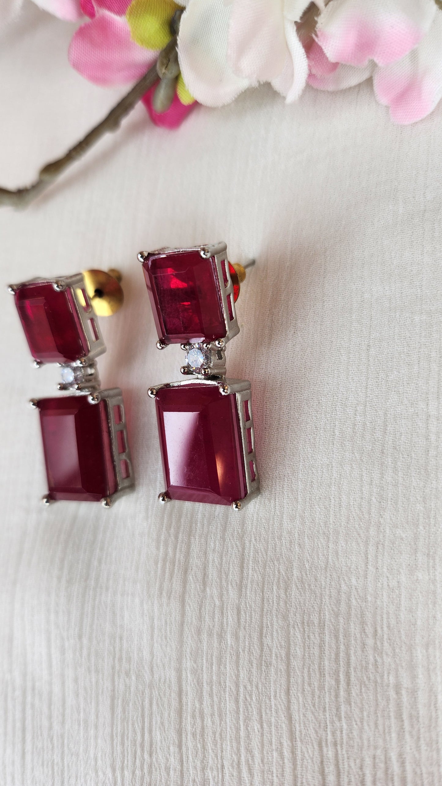 THE BUTTERFLY EFFECT - Small Red Jules Earrings