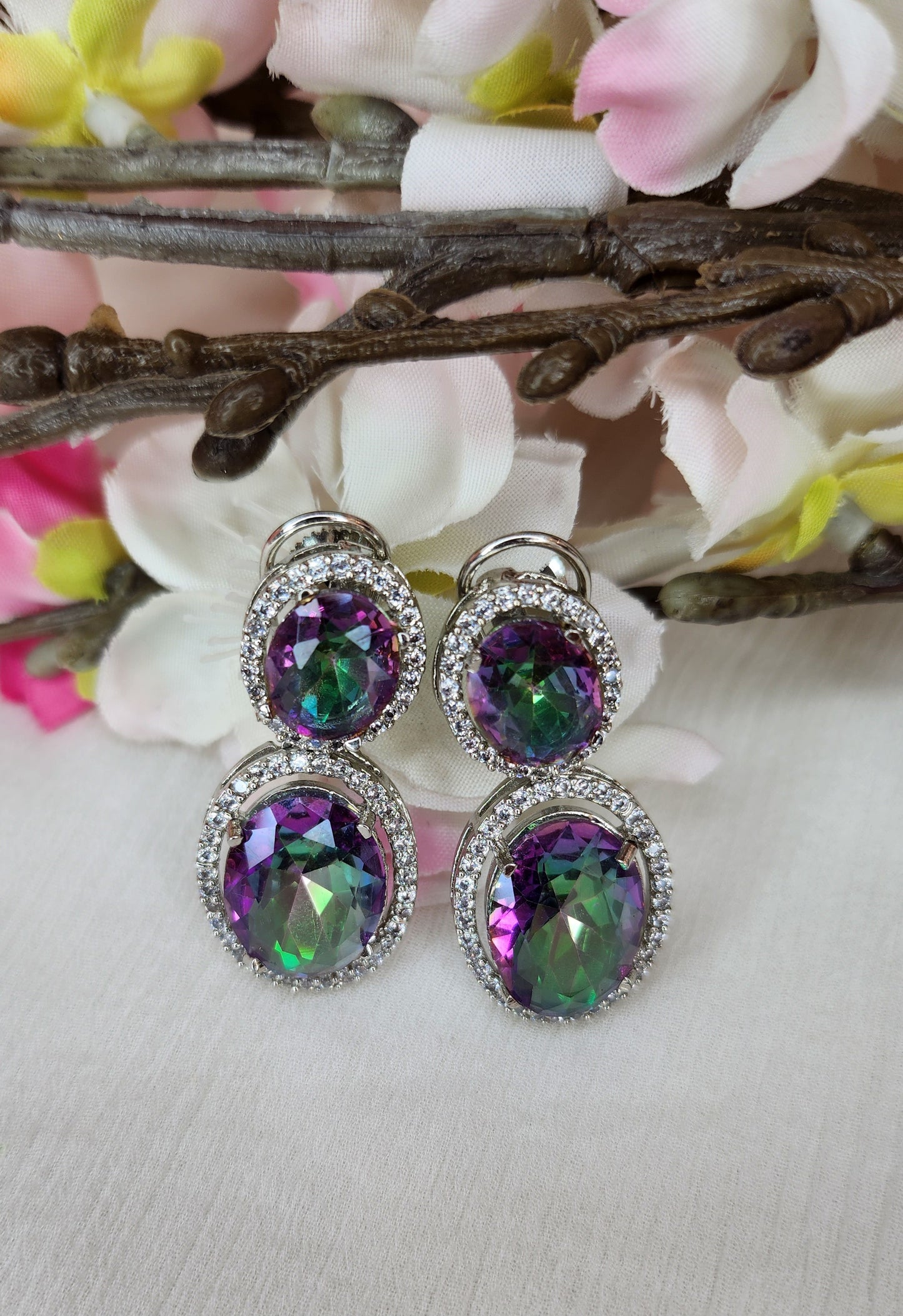 THE BUTTERFLY EFFECT - Color Changing Studs