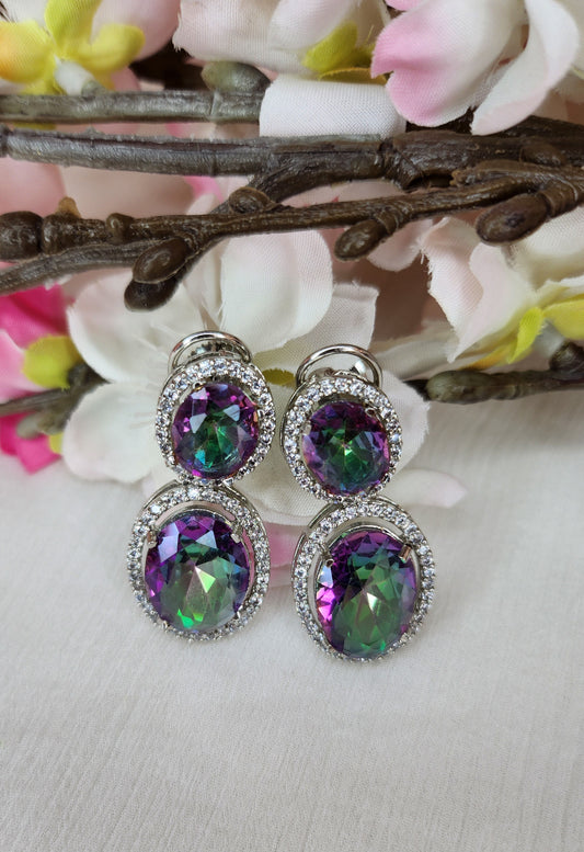 THE BUTTERFLY EFFECT - Color Changing Studs