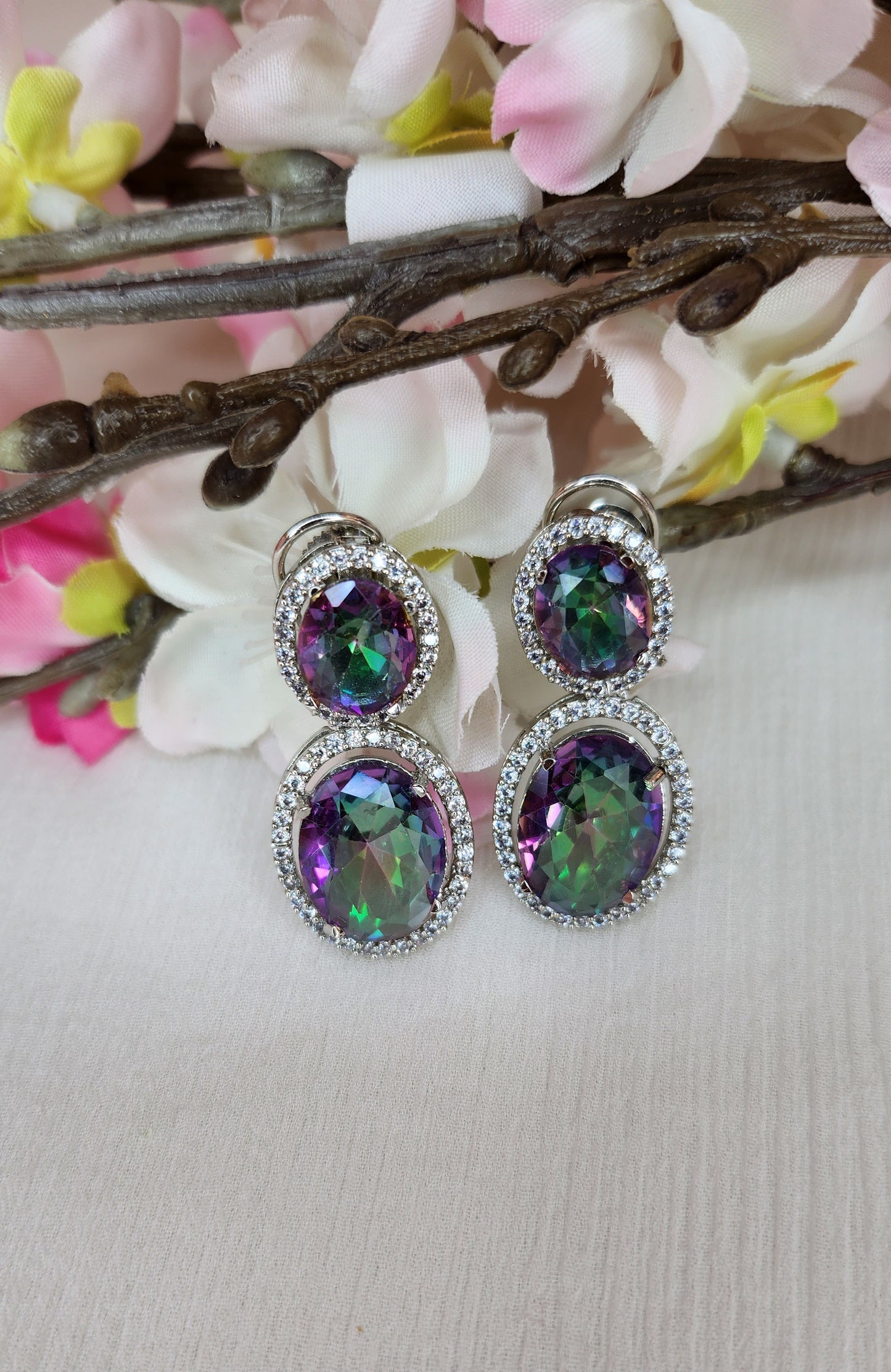 THE BUTTERFLY EFFECT - Color Changing Studs