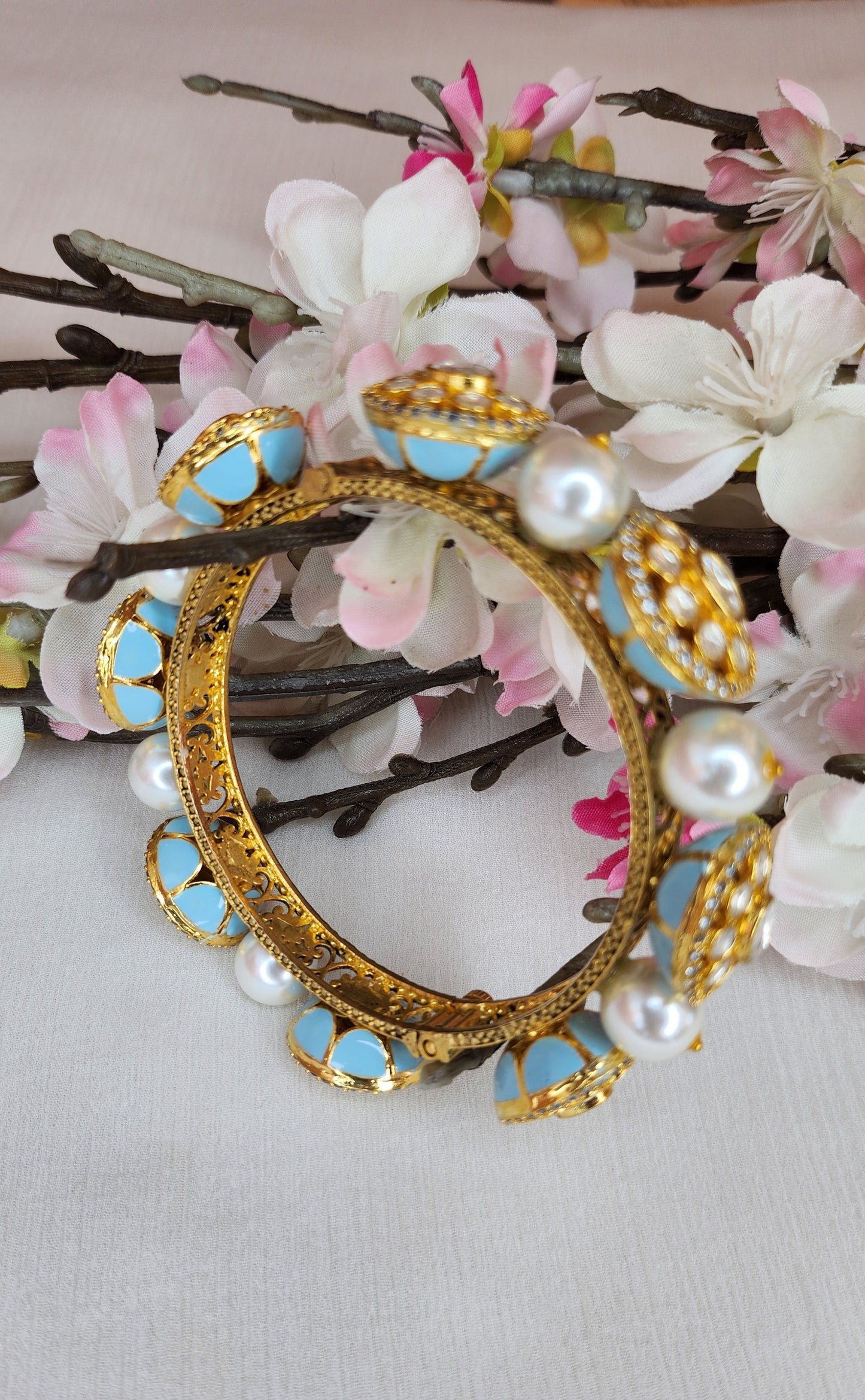 THE BUTTERFLY EFFECT - Blue with pearl and kudan bangle