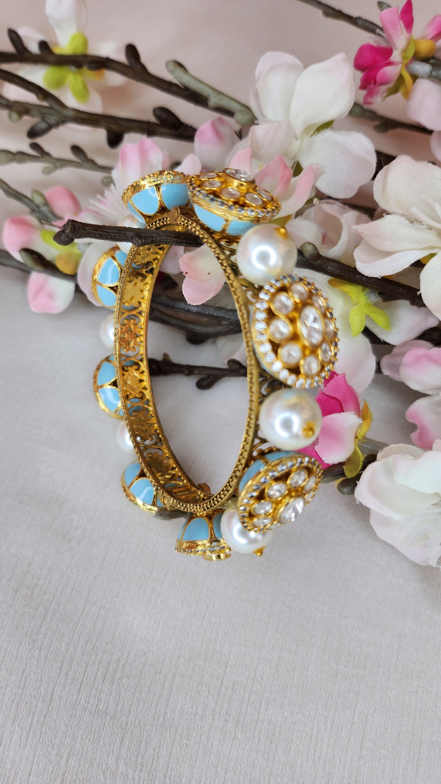 THE BUTTERFLY EFFECT - Blue with pearl and kudan bangle